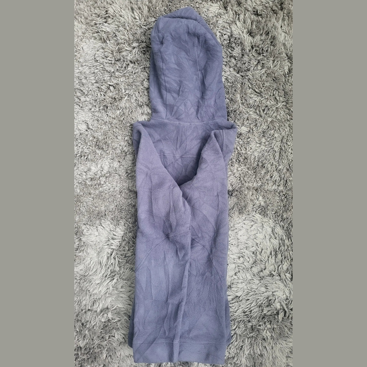 Sweat à capuche polaire violet, marque non visible, taille non indiquée, Fripes Sélect