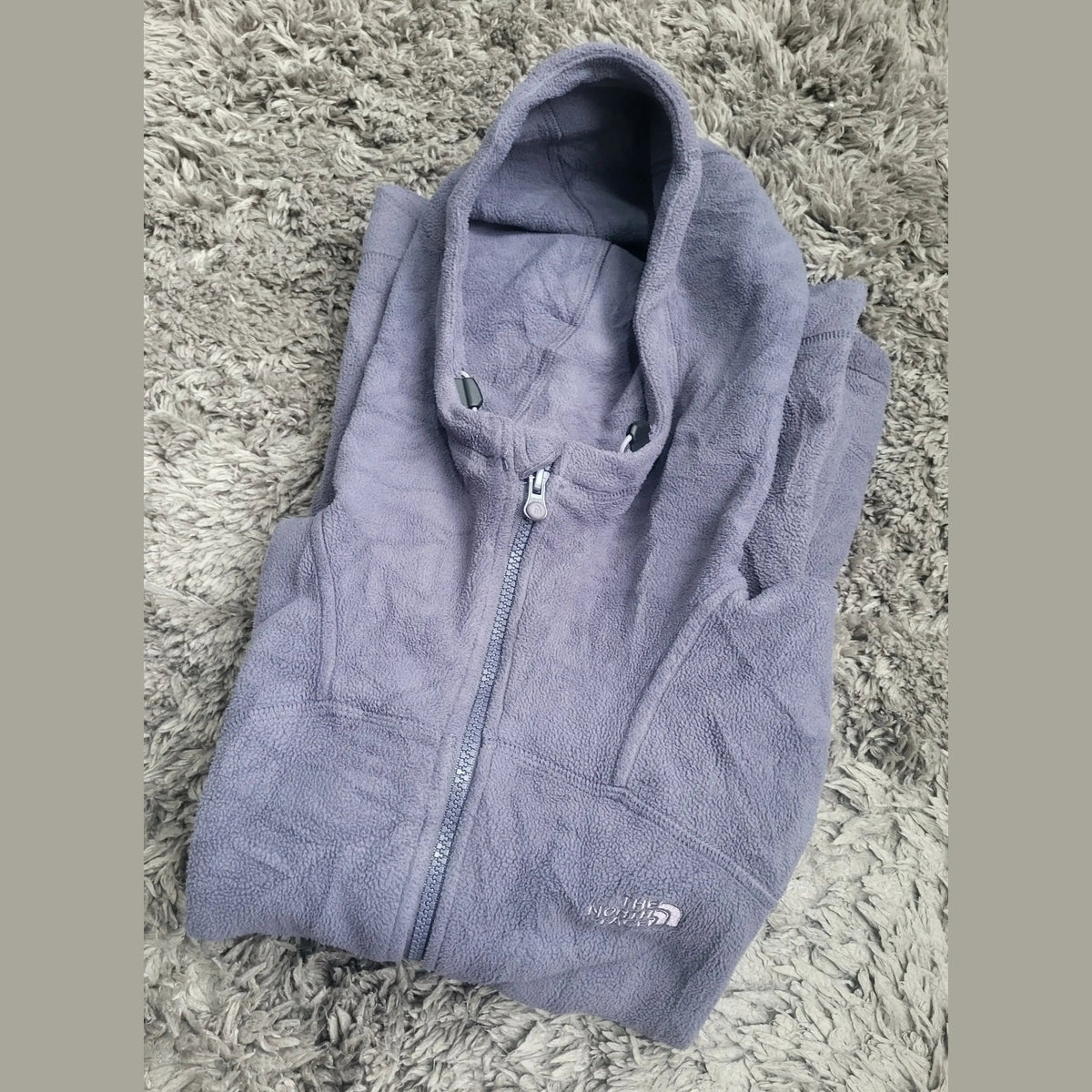 Veste polaire The North Face violette à capuche, taille M. Fripes Sélect