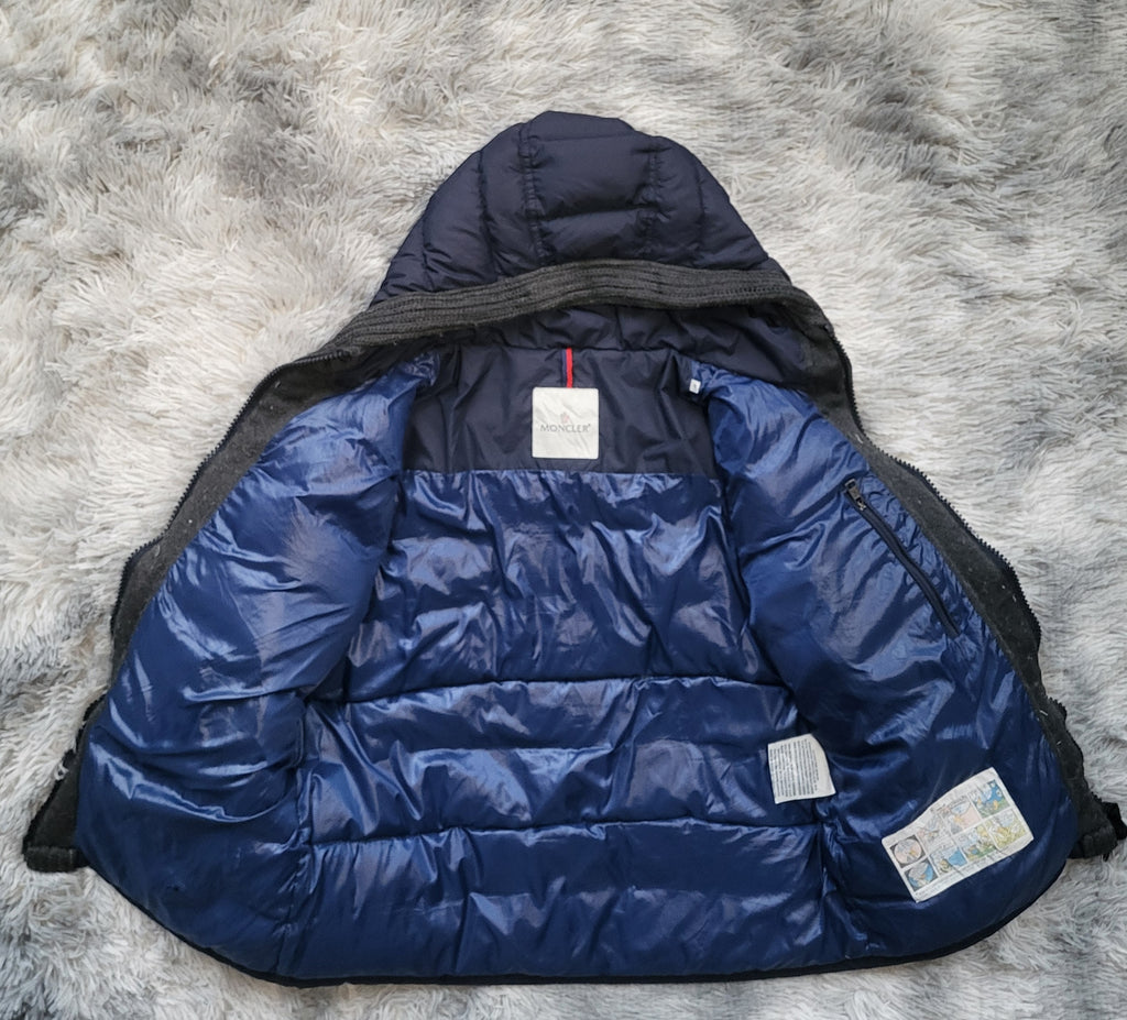 Doudoune Moncler Canut Giubbotto Homme – Taille 4 (L) – Bleu marine – Duvet 90% – Capuche – Luxe