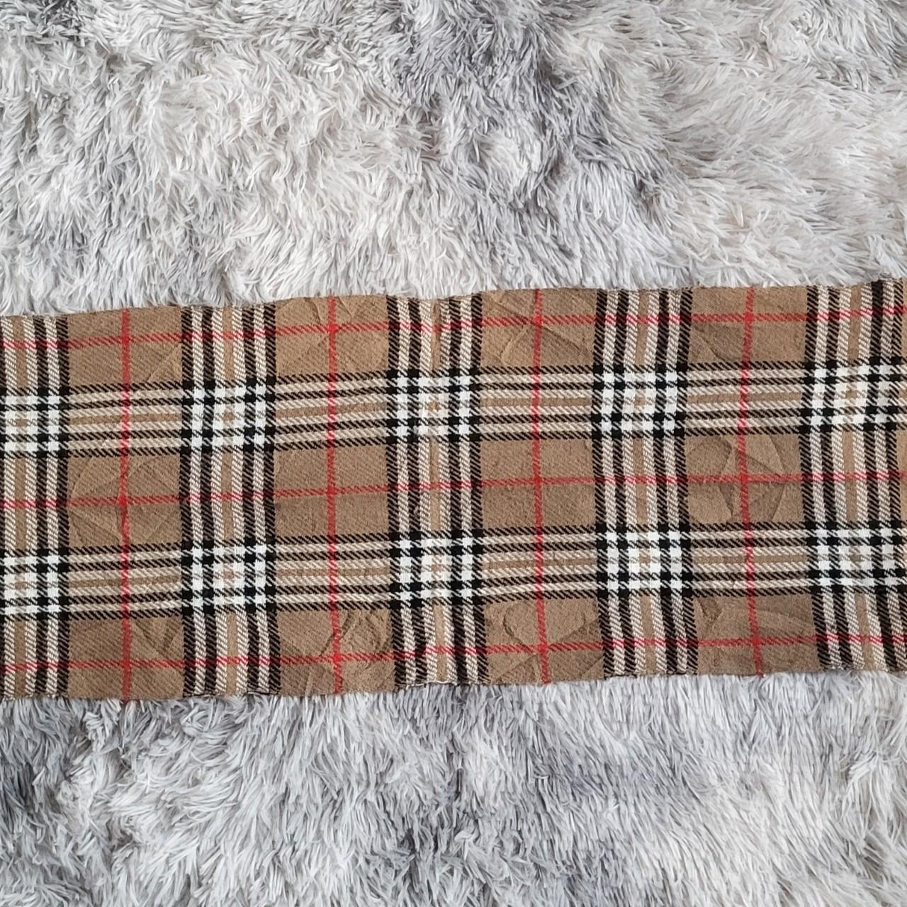 Écharpe Burberrys beige, noir, blanc et rouge - Vintage – 100% Lambswool