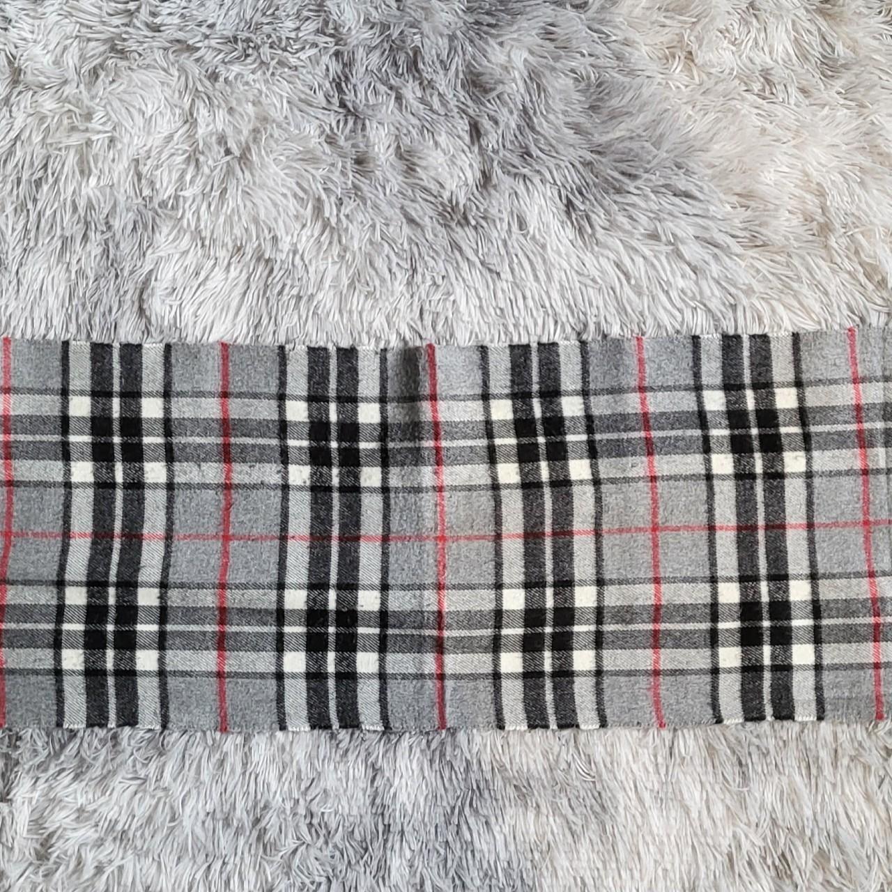 Écharpe Burberrys Vintage grise et blanche – Lambswool – Made in England