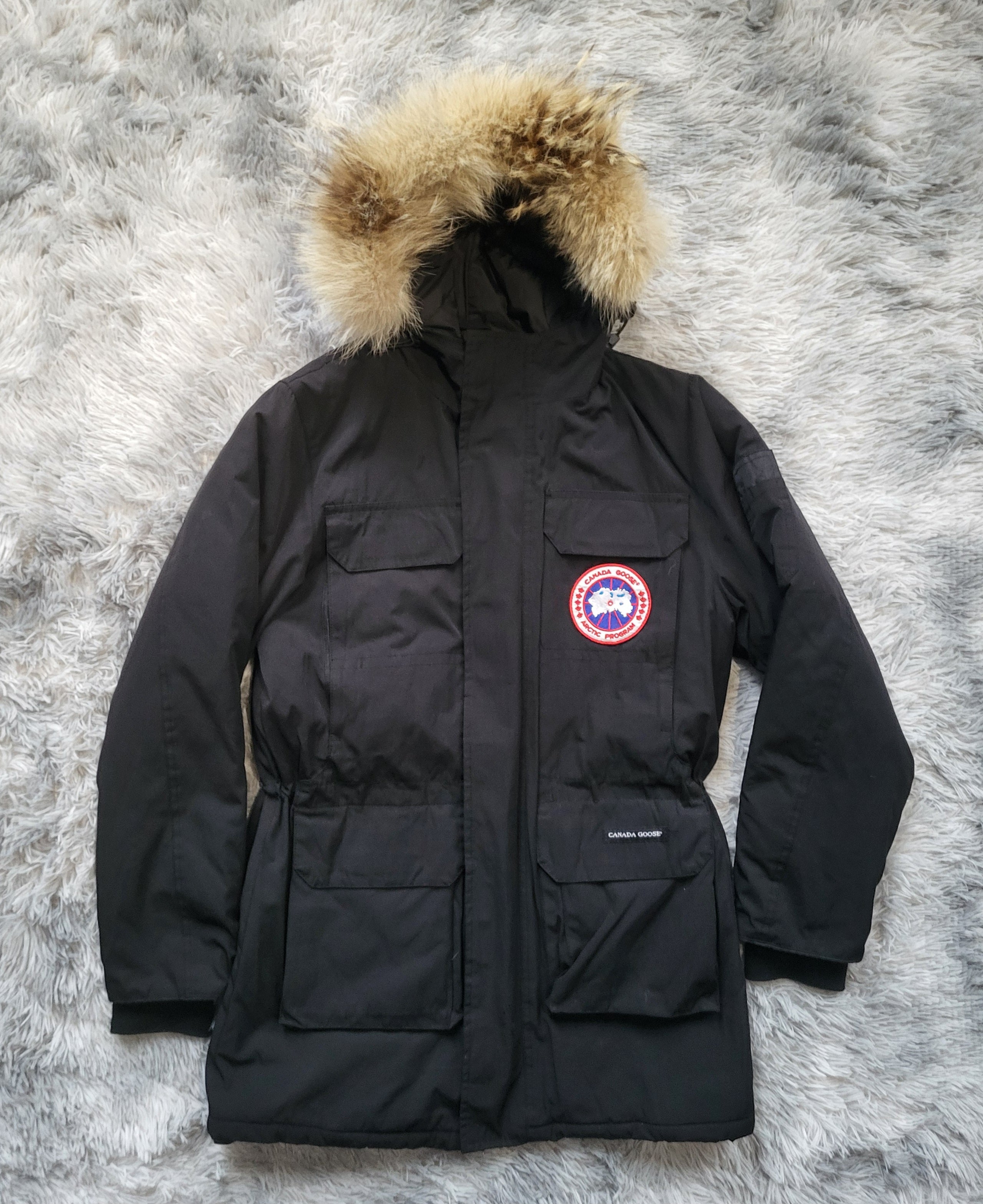 Parka Canada Goose Citadel Homme – Taille M – Noir – TEI 4 (-25°C) – Fourrure Coyote – Made in Canada – Bon état