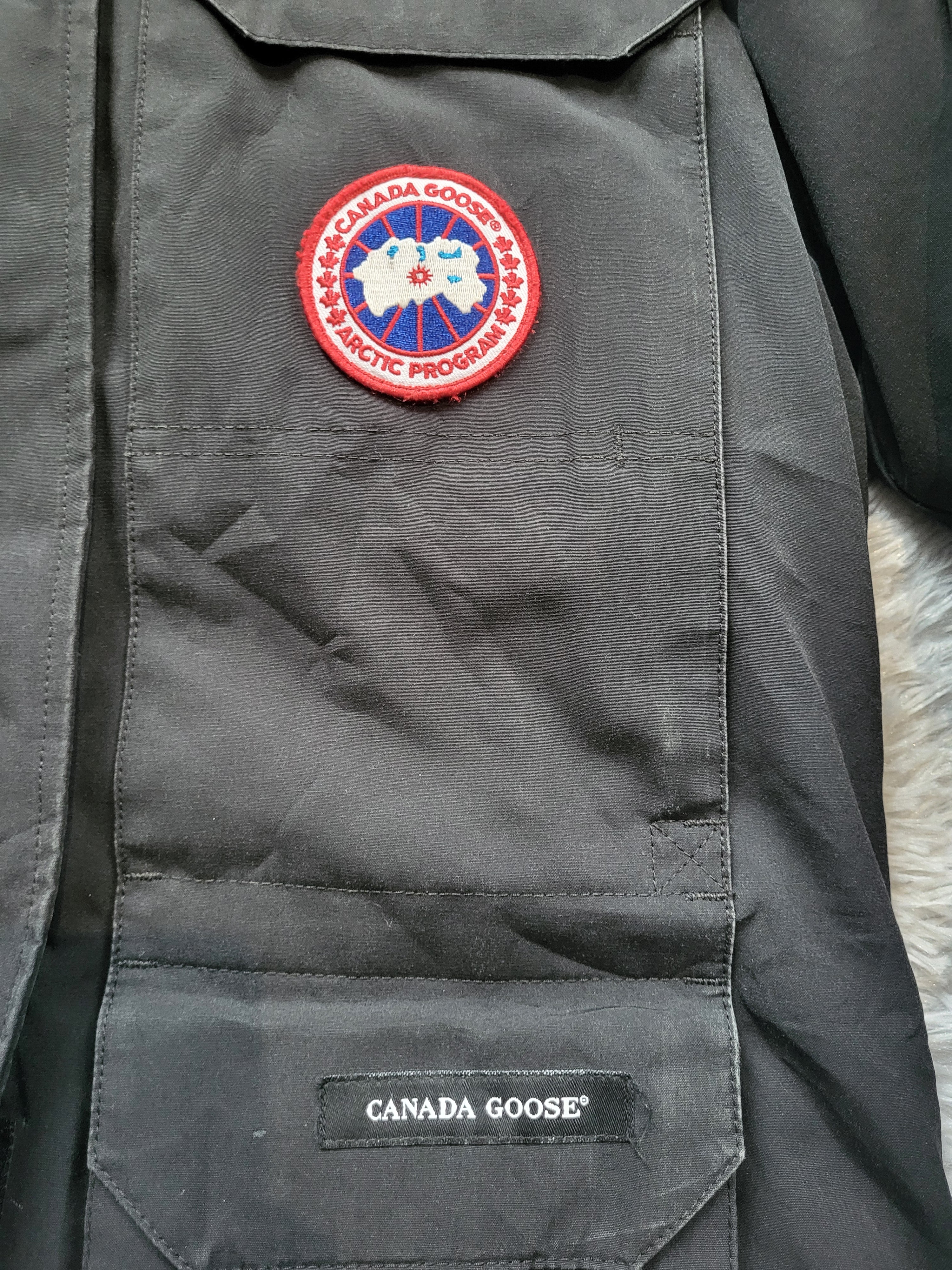 Parka Canada Goose Expedition Femme – Taille M – Noir – TEI 5 (-30°C) – Fourrure Coyote – Luxe