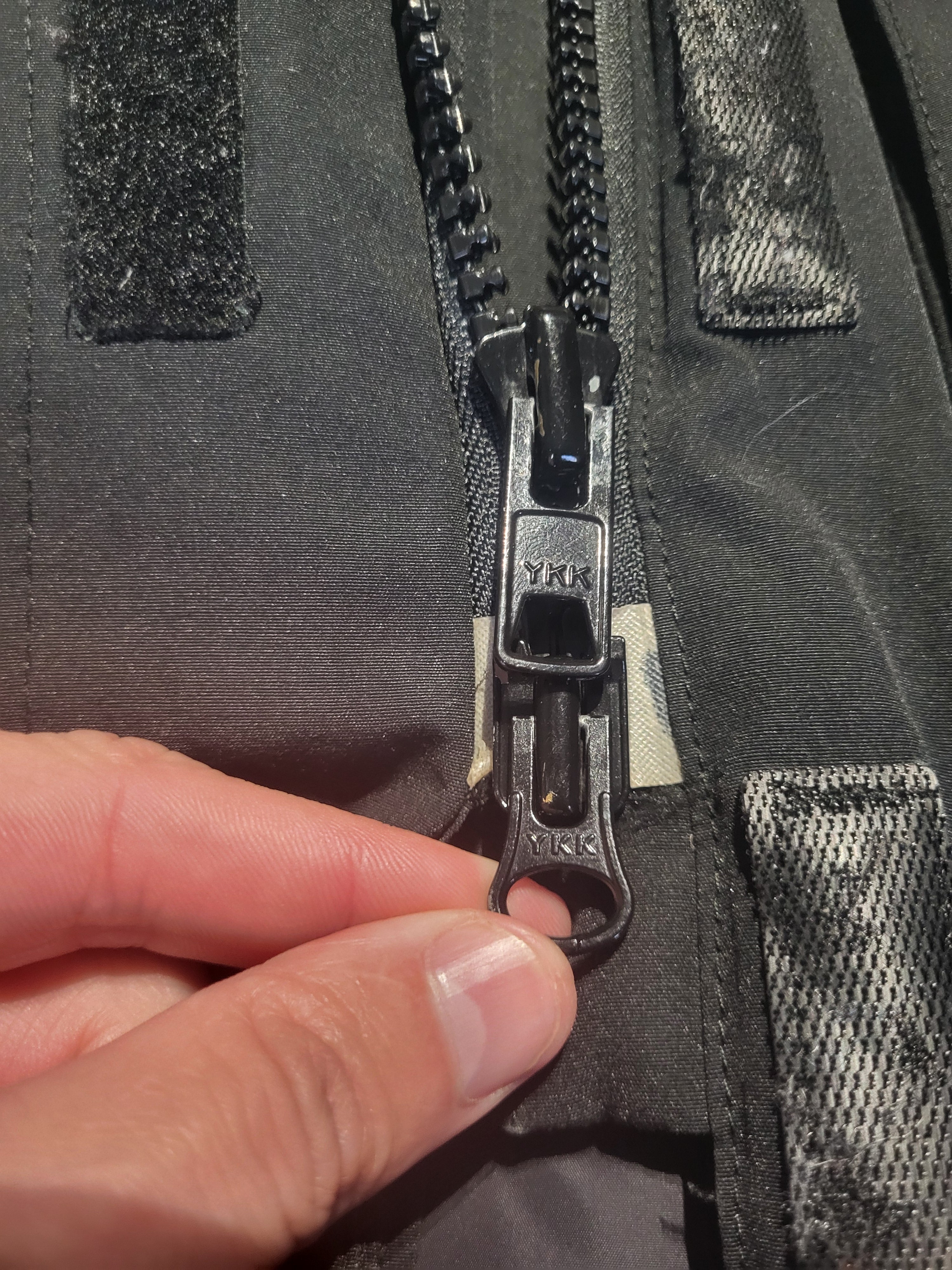 Parka Canada Goose Expedition Femme – Taille M – Noir – TEI 5 (-30°C) – Fourrure Coyote – Luxe