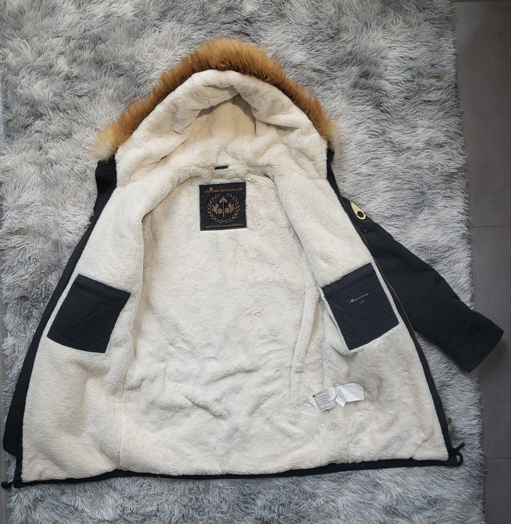 Parka Moose Knuckles Gold Series Stirling Homme – Taille M – Bleu marine / Noir – Duvet & Fourrure – Luxe