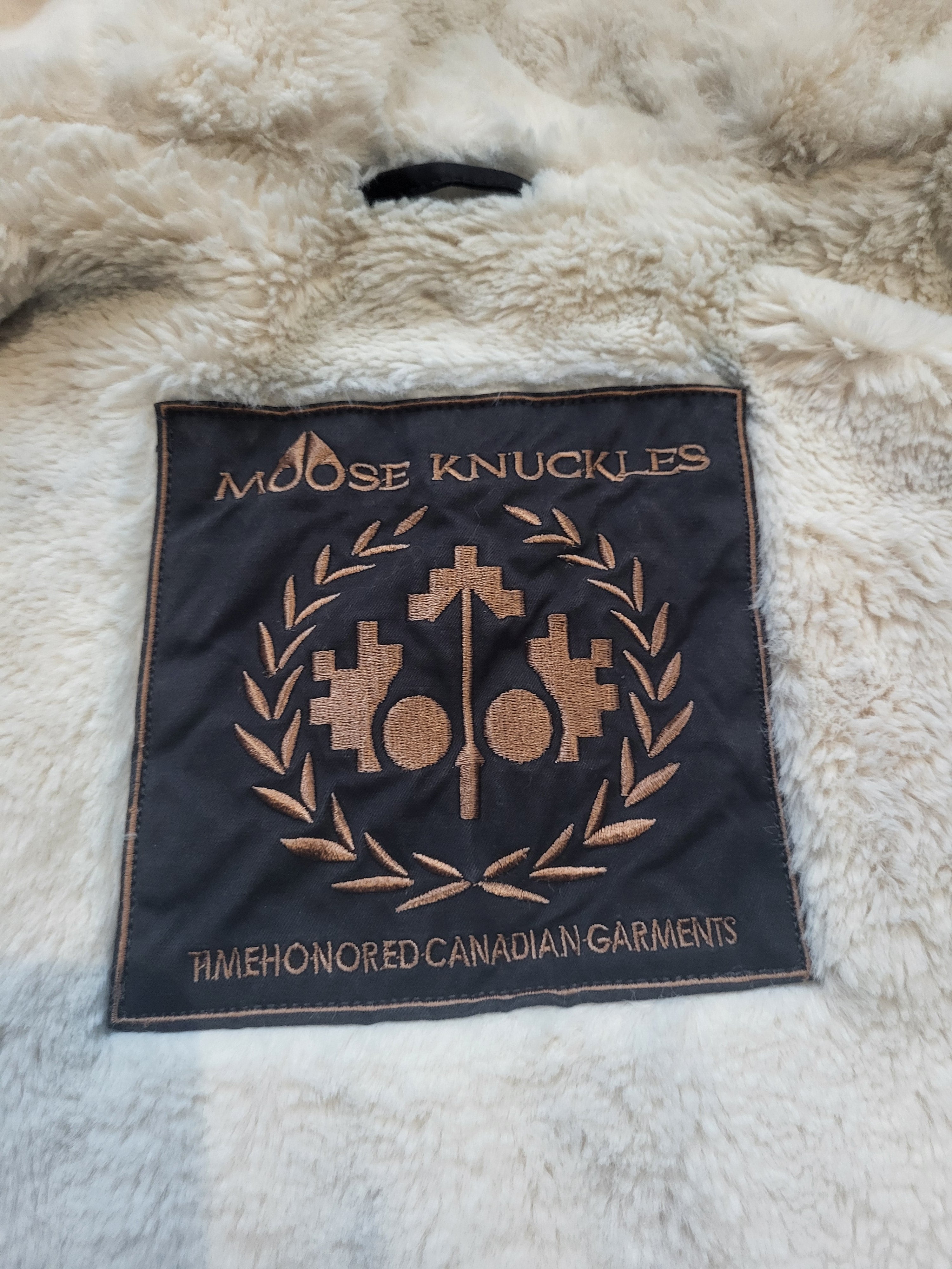 Parka Moose Knuckles Gold Series Stirling Homme – Taille M – Bleu marine / Noir – Duvet & Fourrure – Luxe