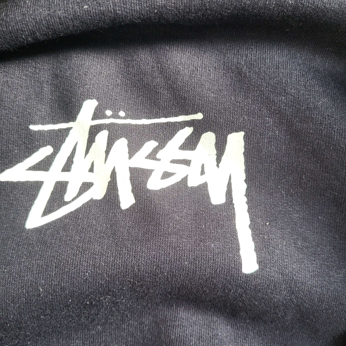 Sweat Stussy bleu taille S, logo blanc visible, Fripes Sélect