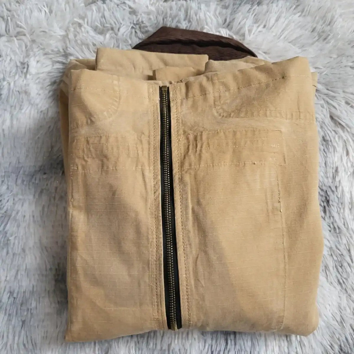 Veste Carhartt beige pour homme, taille XL, sur fond gris. Fripes Sélect