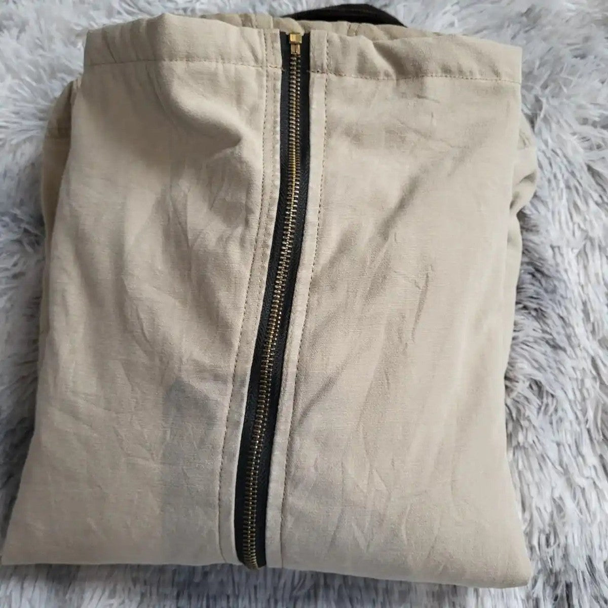 Veste beige Carhartt à fermeture éclair, taille non visible. Fripes Sélect