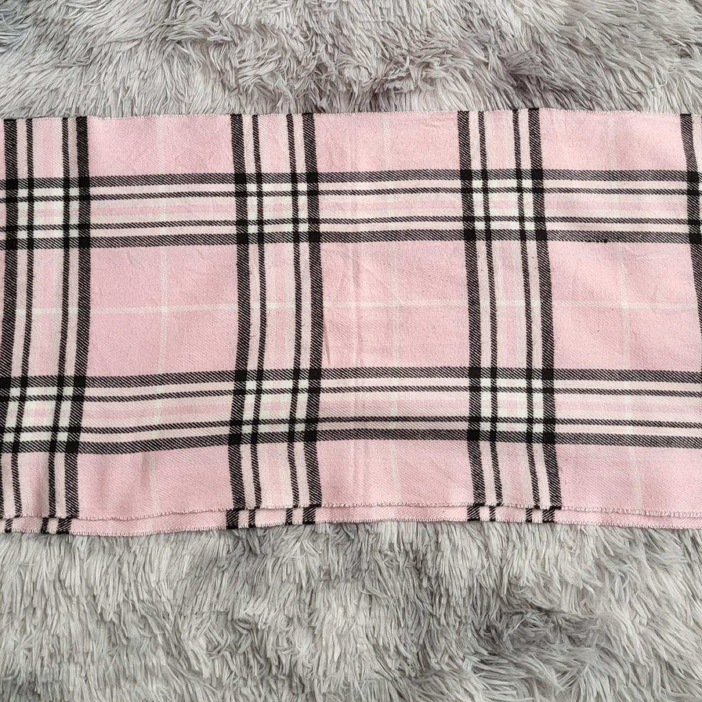 Écharpe Burberry à carreaux, couleur rose, taille non indiquée. Fripes Sélect