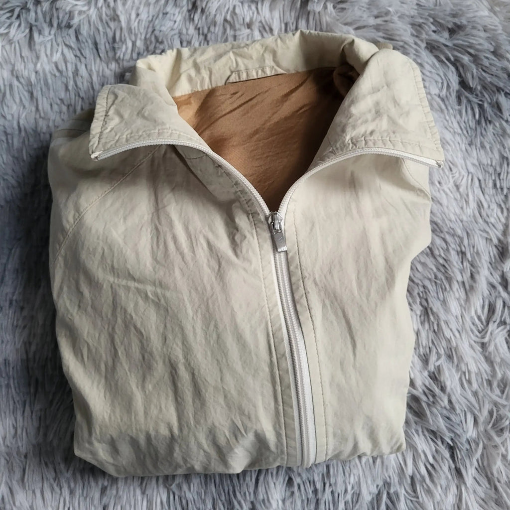Veste zippée beige, marque non visible, taille non indiquée, Fripes Sélect