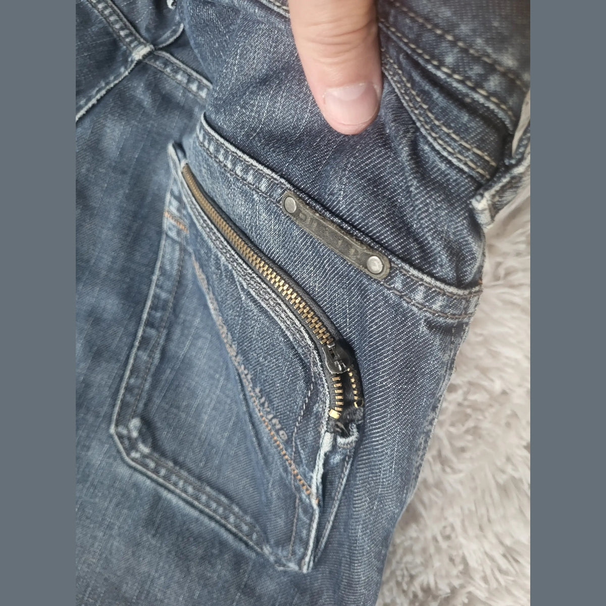 Jean bleu taille 34 Diesel, poche zippée visible, Fripes Sélect