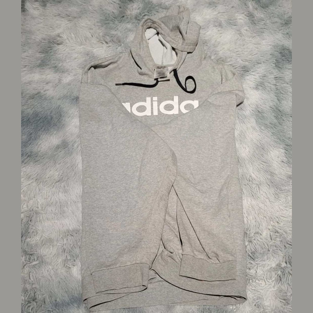 Sweat à capuche gris Adidas, logo visible, taille M. Fripes Sélect