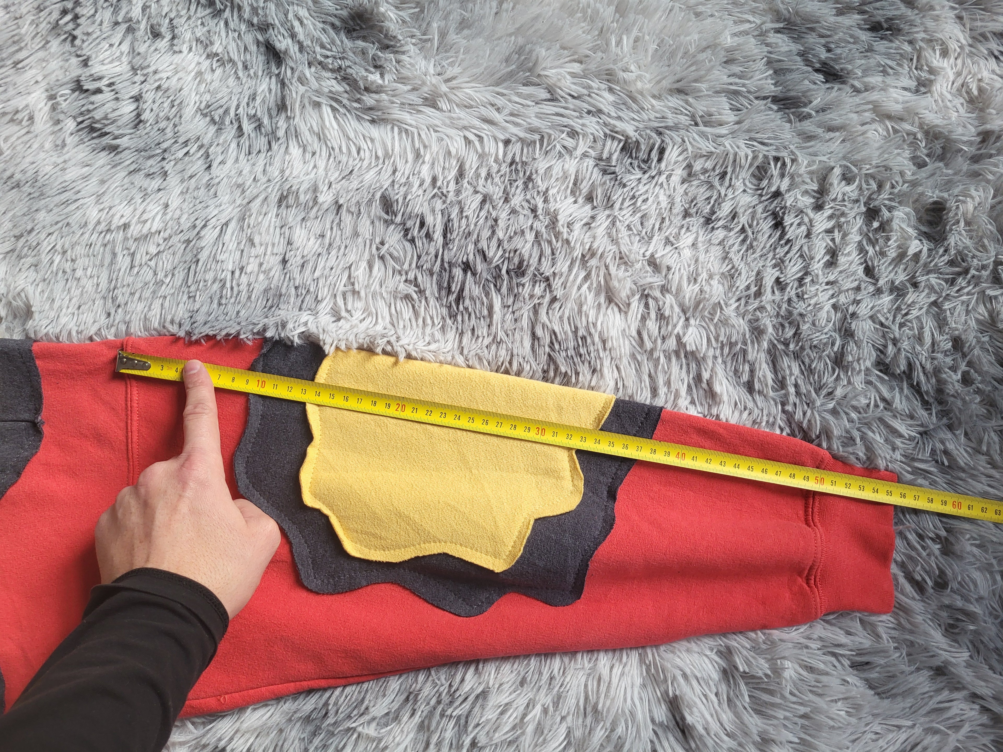 Sweat à capuche Stüssy Reworked Patchwork – Pièce Unique 1/1 – Rouge & Jaune – Taille L (Boxy Fit)