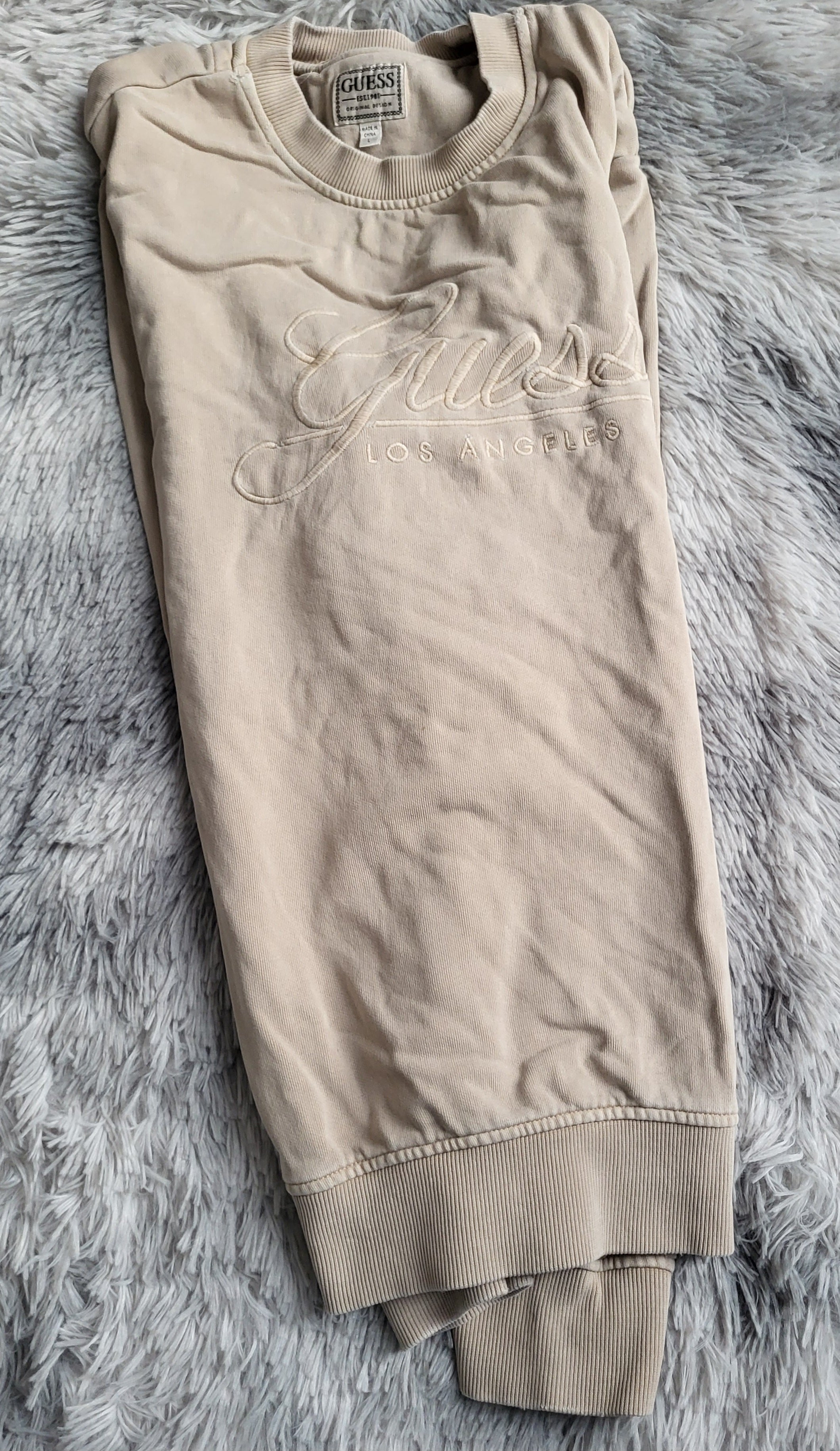 Sweat Guess Beige Sable – 100% Coton – Taille L – Style Distressed / Upcycling