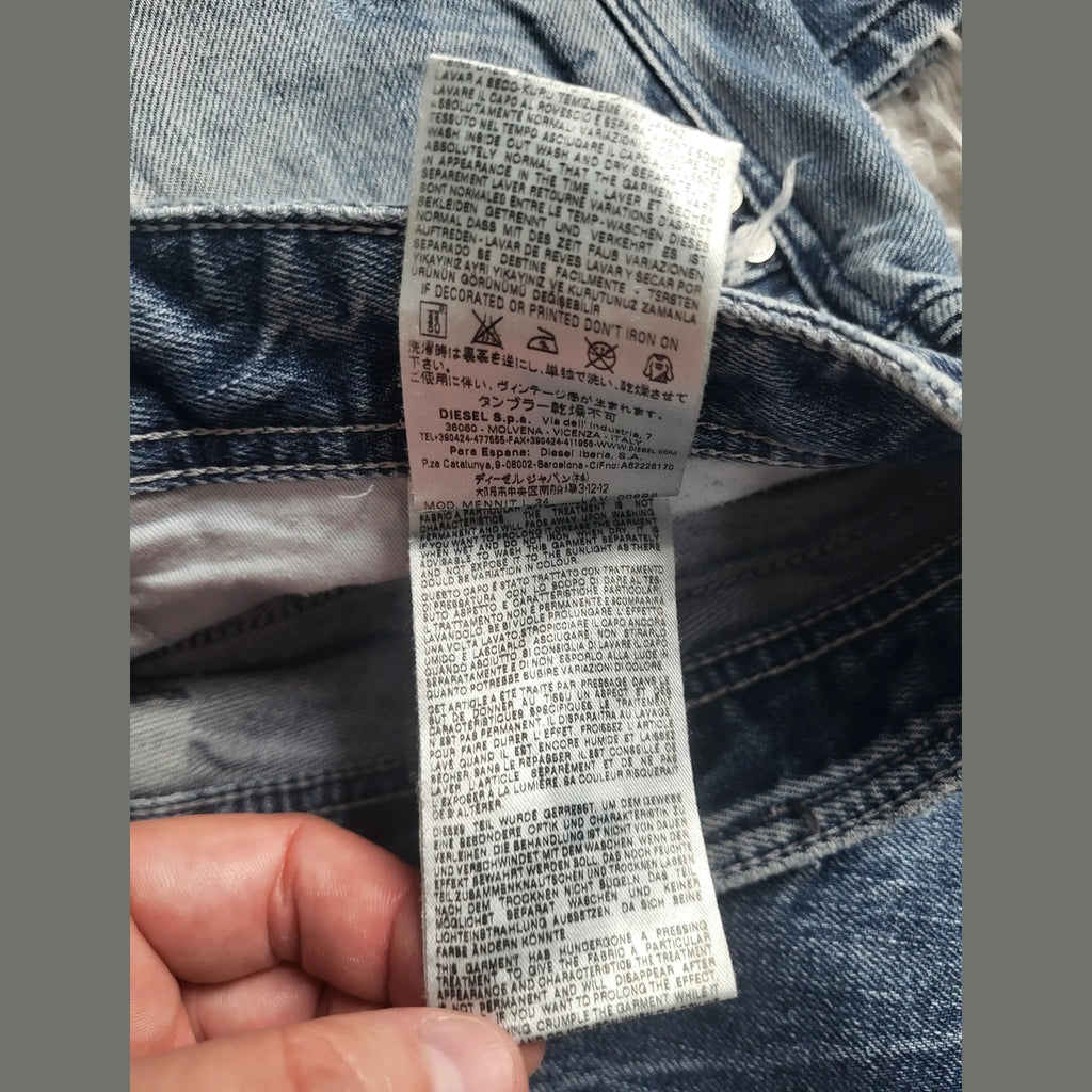 Jean bleu Diesel, taille non lisible, étiquette intérieure, Fripes Sélect