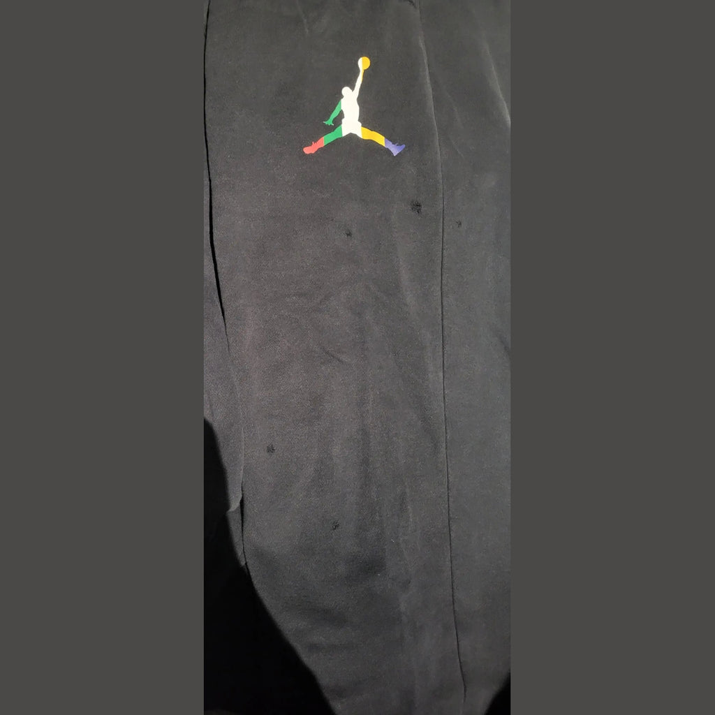 Sweat noir Jordan logo multicolore, taille non visible, Fripes Sélect