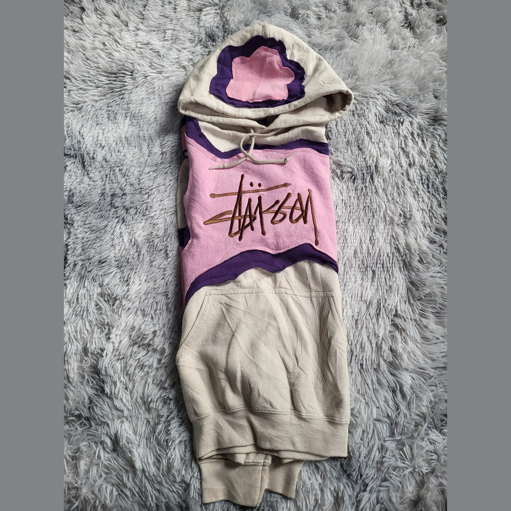 Sweat à capuche Stüssy beige, rose et violet, taille non indiquée. Fripes Sélect