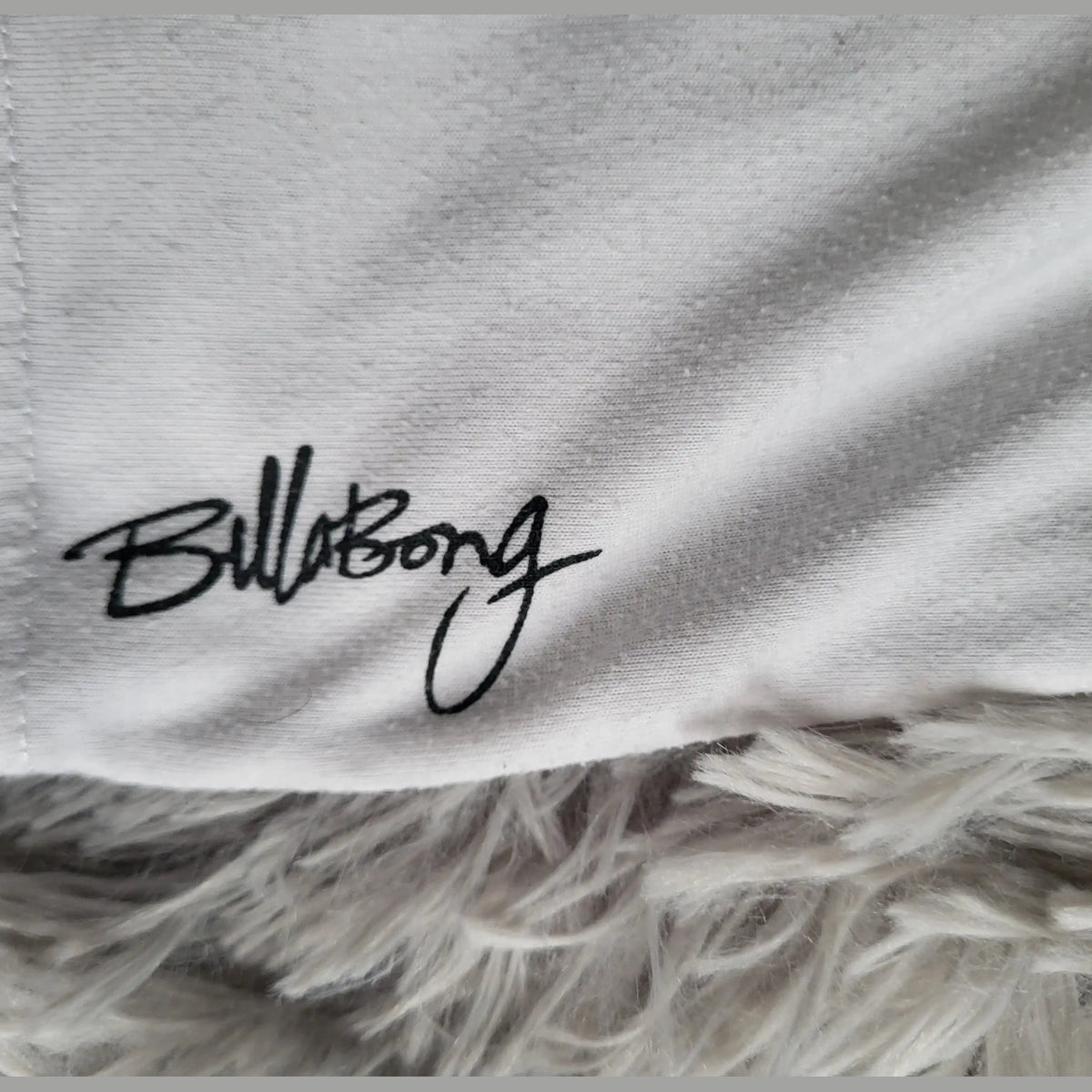 T-shirt blanc Billabong, logo visible, taille non indiquée, Fripes Sélect