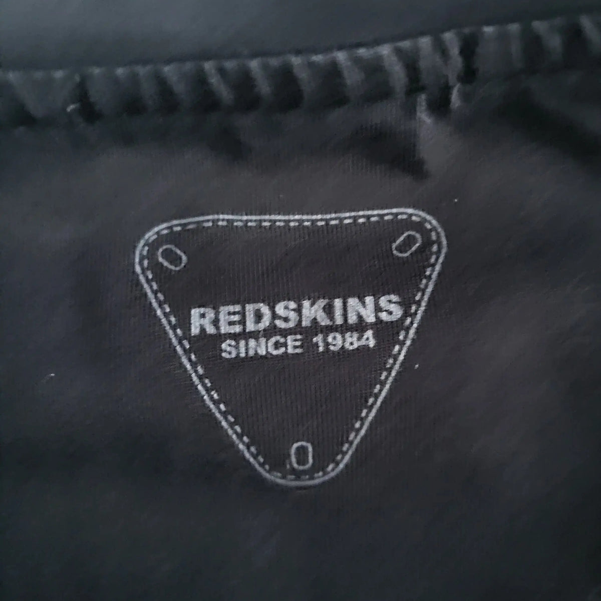 T-shirt Manches Longes noir , logo visible, taille M. Fripes Sélect