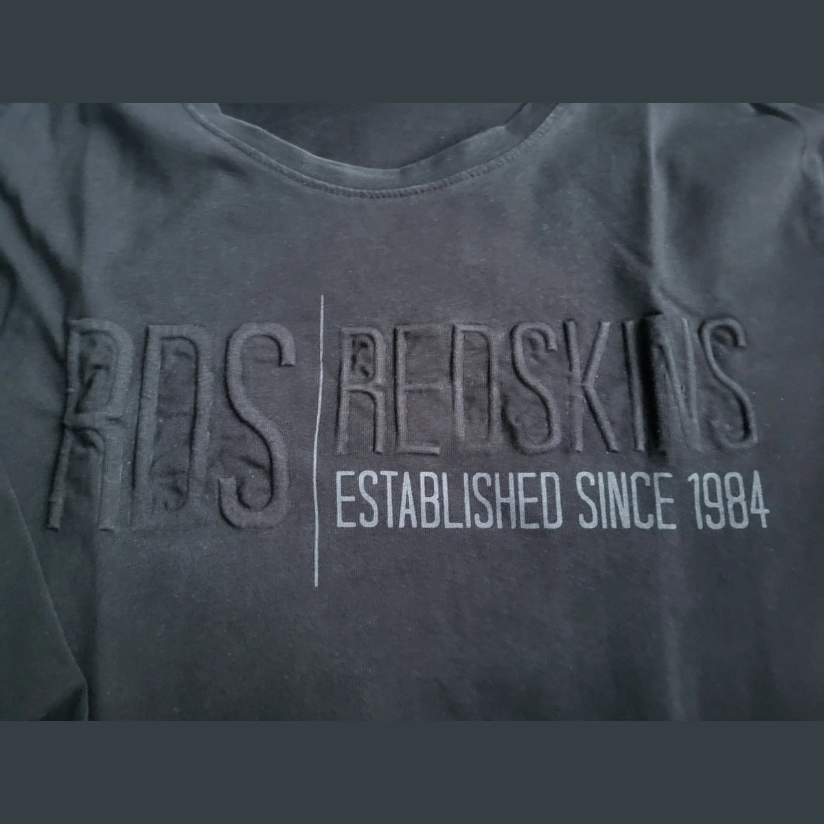 T-shirt Manches Longes noir , logo visible, taille M. Fripes Sélect
