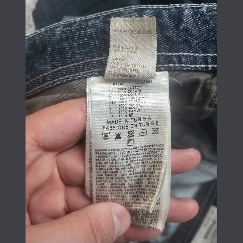 Jean bleu Levi's, taille 32, étiquette visible, coton, Fripes Sélect