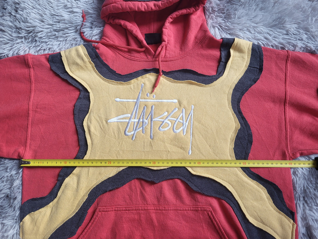 Sweat à capuche Stüssy Reworked Patchwork – Pièce Unique 1/1 – Rouge & Jaune – Taille L (Boxy Fit)