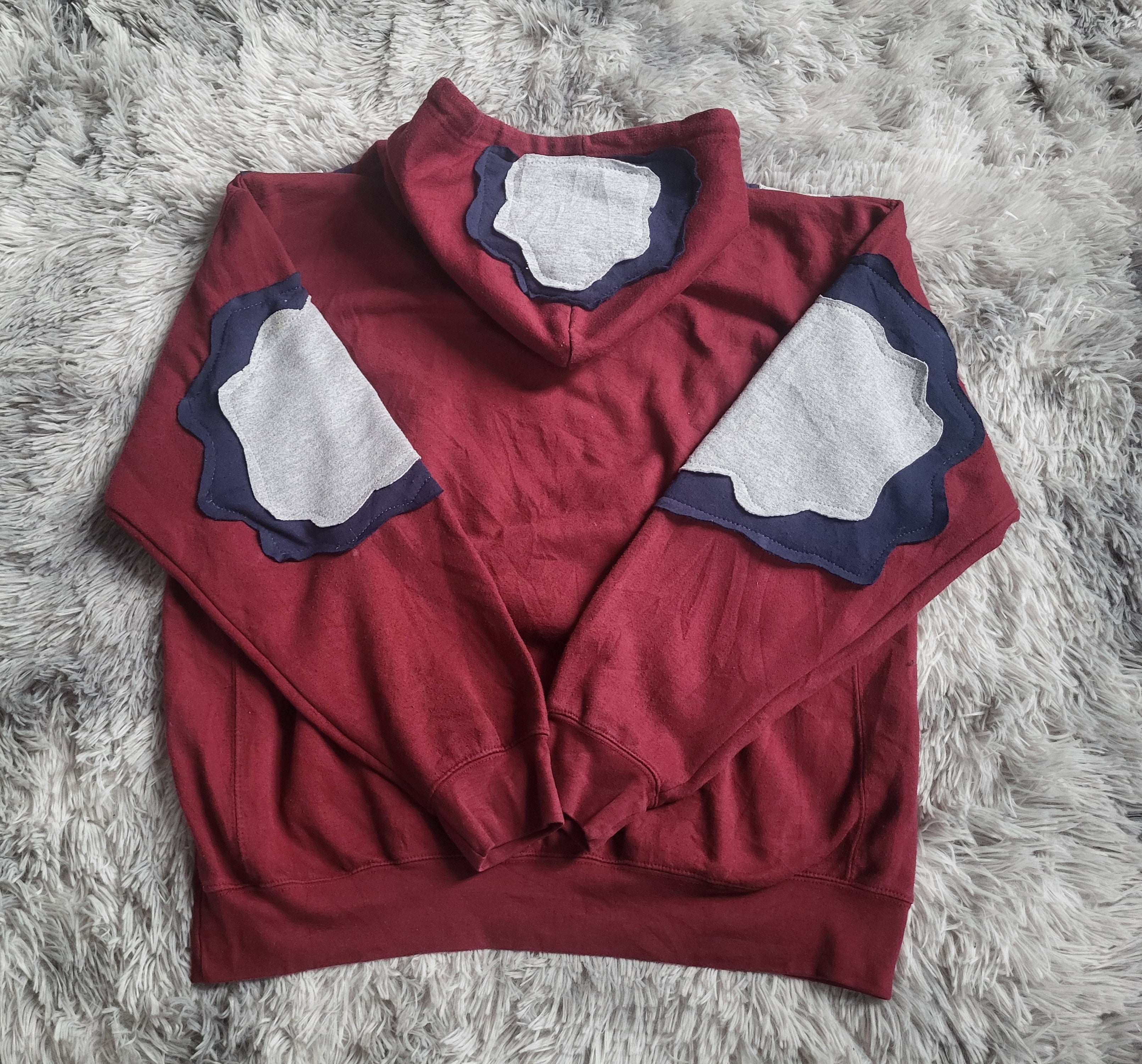 Sweat à capuche Stüssy Reworked Patchwork – Pièce Unique 1/1 – Bordeaux, Gris & Bleu – Taille XL (Ultra-Boxy Fit)