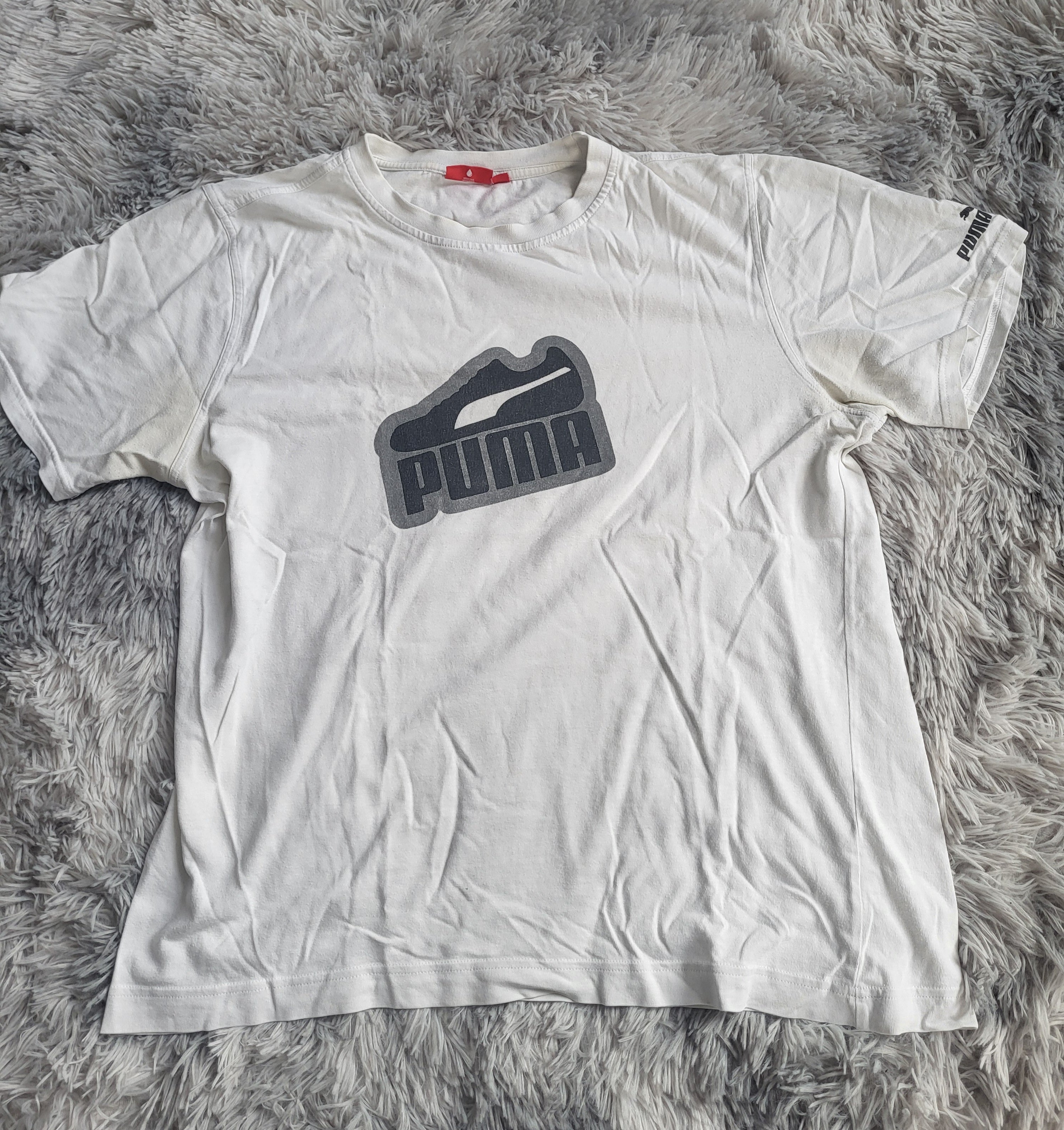 T-shirt Blanc Puma Downtown Graphic – Logo Basket – Taille L – Style Rétro