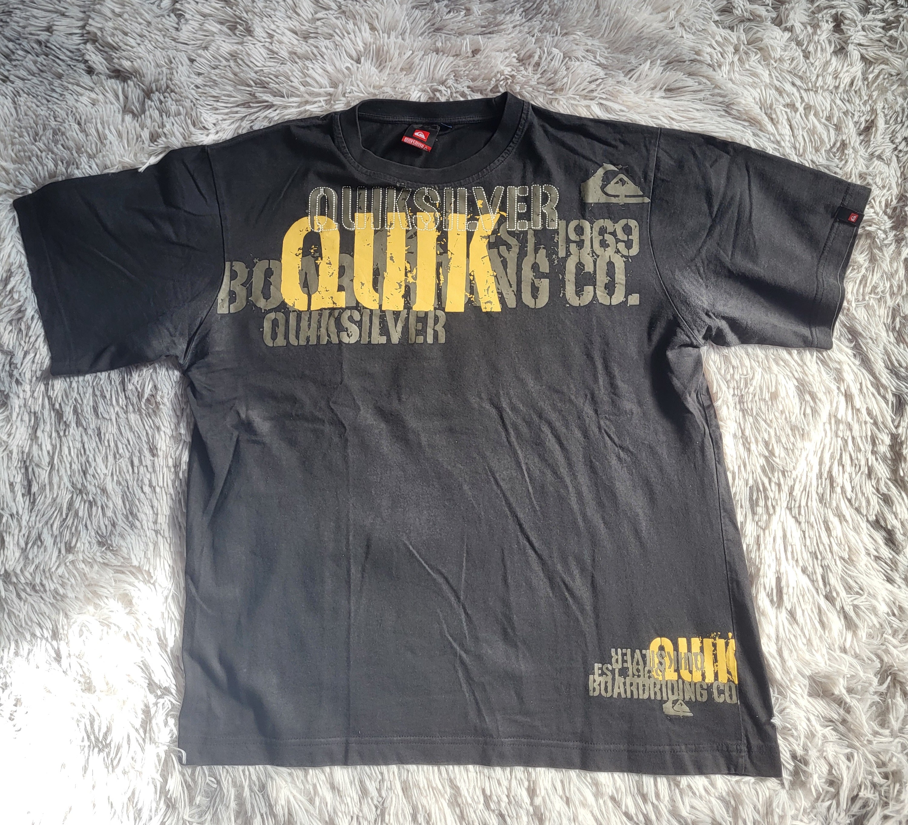 T-shirt Vintage Quiksilver Boardriding Co. – Noir & Jaune – Taille M – Y2K Surf