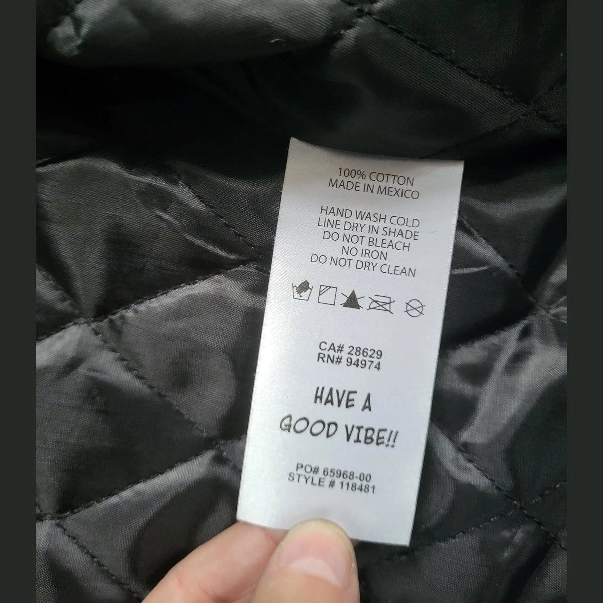 Veste matelassée noire, marque non visible, taille non indiquée, Fripes Sélect