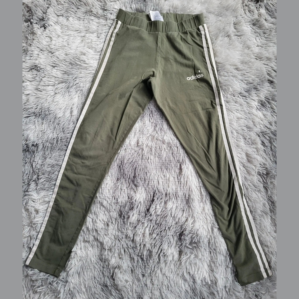 Legging Adidas Essentials 3-Bandes – Vert Kaki Olive – Taille M – Sport & Style