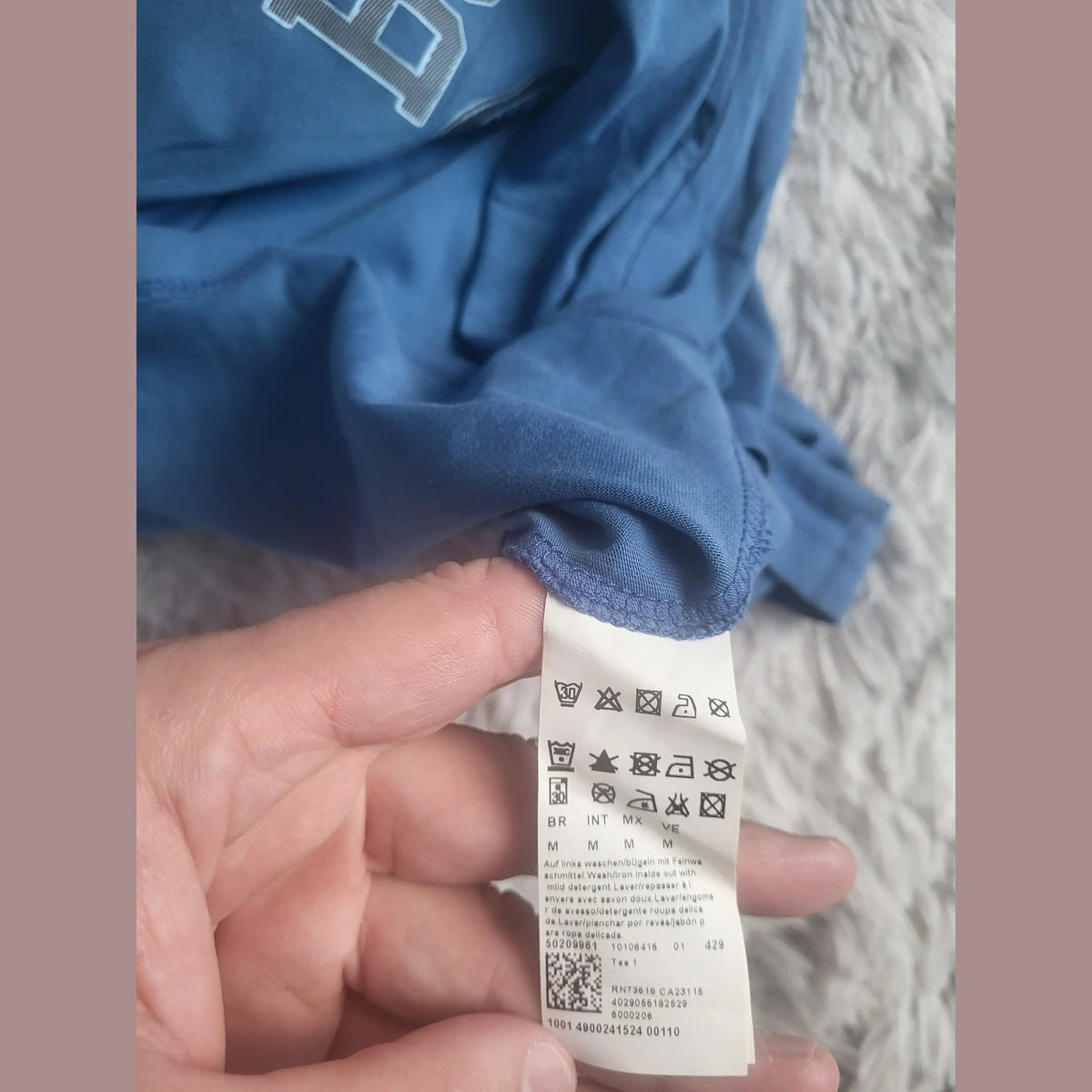 T-shirt bleu taille M, marque non visible, sur étiquette, Fripes Sélect