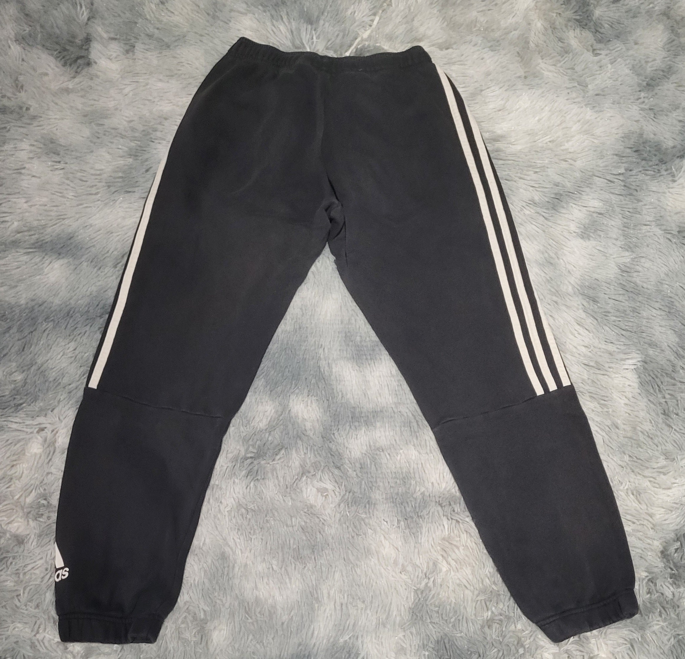 Pantalon de Training Adidas Essentials 3-Stripes – Noir & Blanc – Taille S – Unisexe