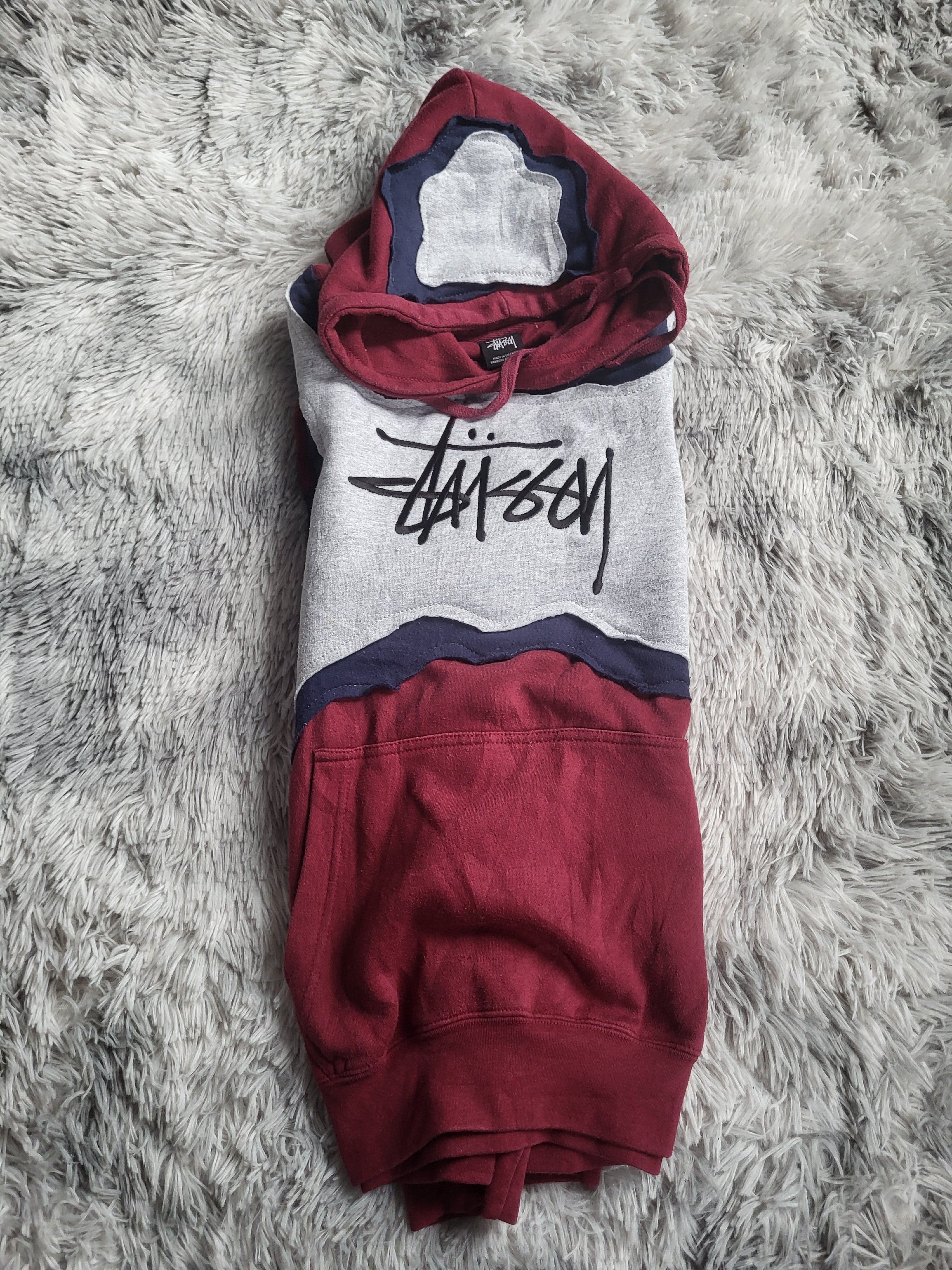 Sweat à capuche Stüssy Reworked Patchwork – Pièce Unique 1/1 – Bordeaux, Gris & Bleu – Taille XL (Ultra-Boxy Fit)