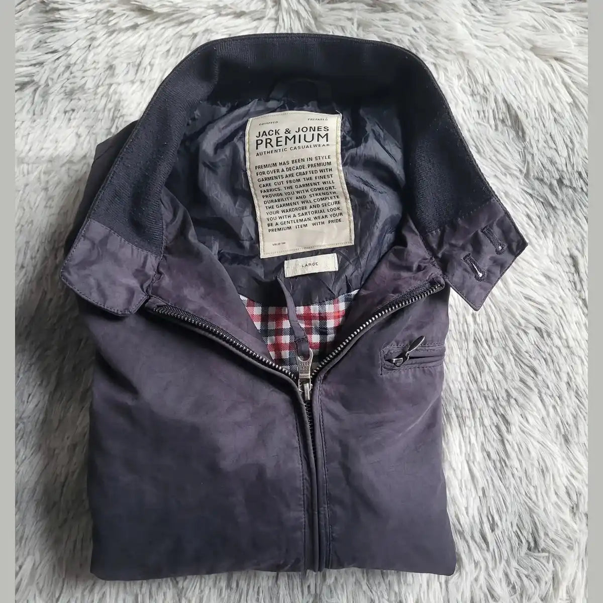 Veste Jack & Jones, noire, taille L, col montant, doublure à carreaux. Fripes Sélect