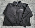 Veste Stüssy Canvas Shop Jacket Noire - Double Logo Brodé (Avant & Dos)Homme  - Style 118481 - Taille L - Neuf