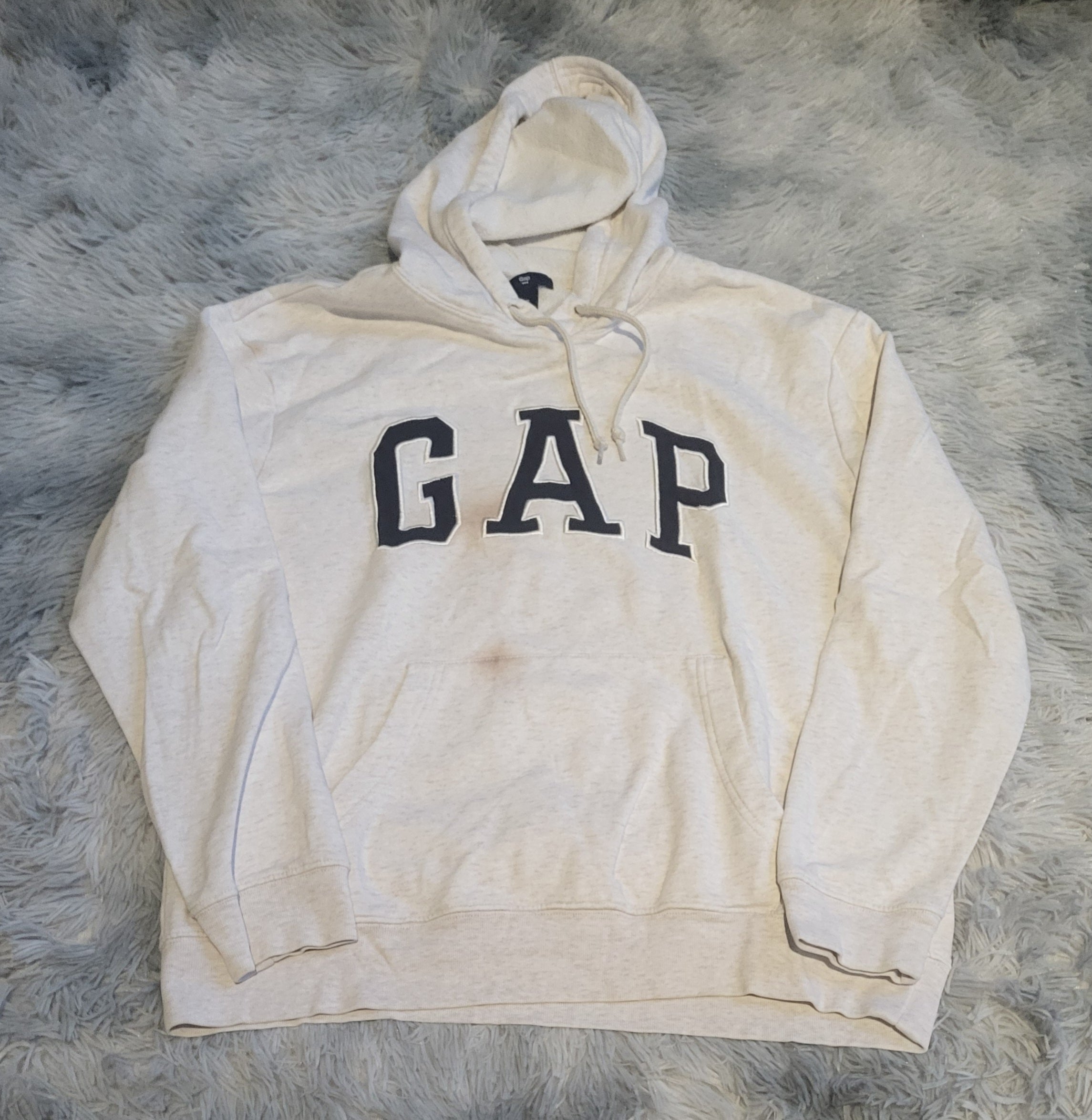 Sweat à Capuche Gap Classique – Blanc Cassé – Taille M – Logo Brodé – Unisexe