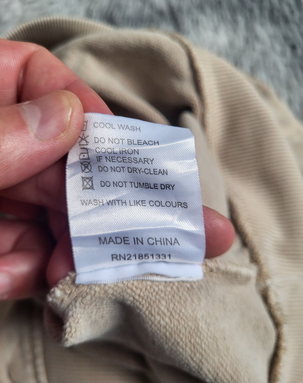 Sweat Guess Beige Sable – 100% Coton – Taille L – Style Distressed / Upcycling