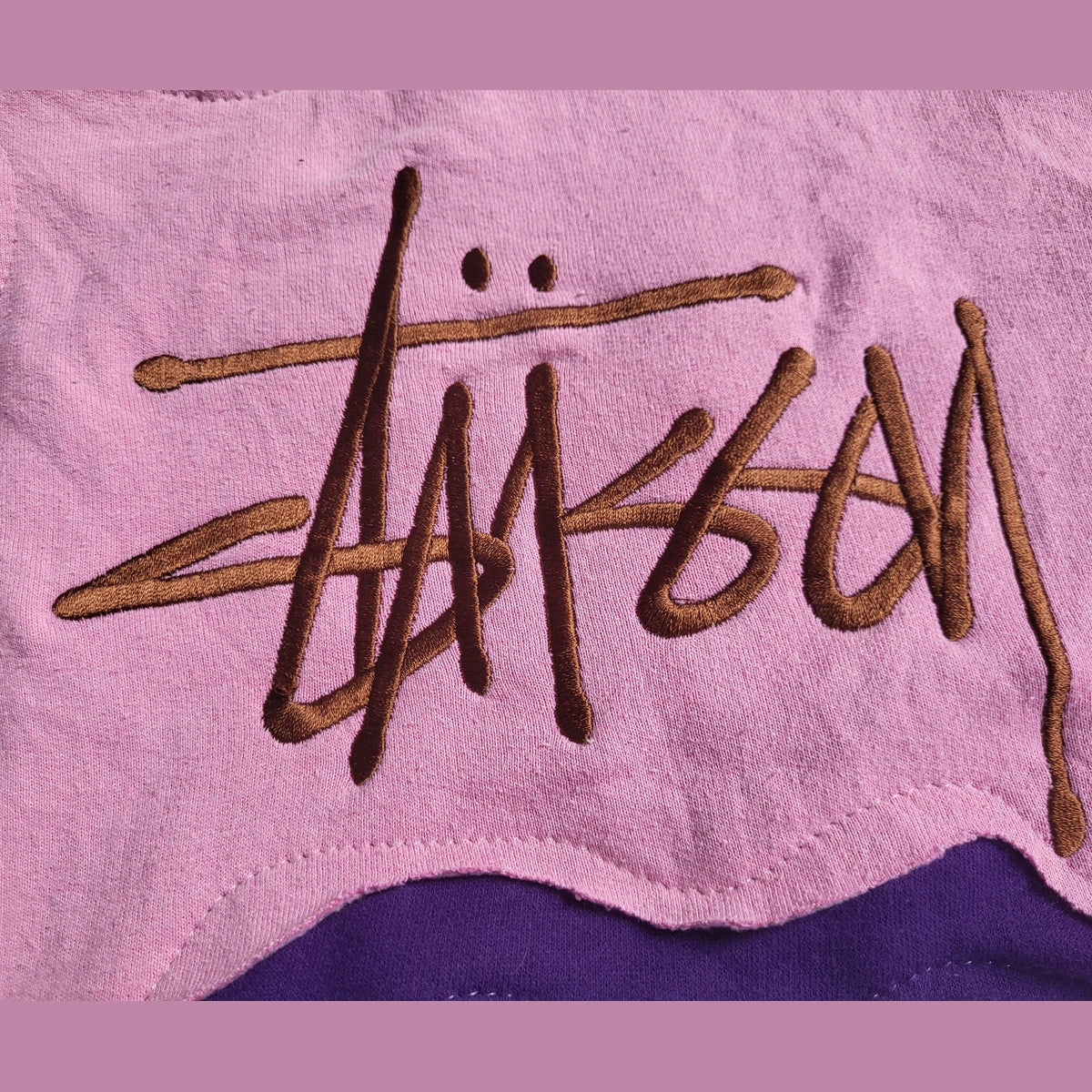 Sweat à capuche Stüssy Reworked Patchwork – Pièce Unique 1/1 – Beige & Rose – Taille L (Boxy Fit)