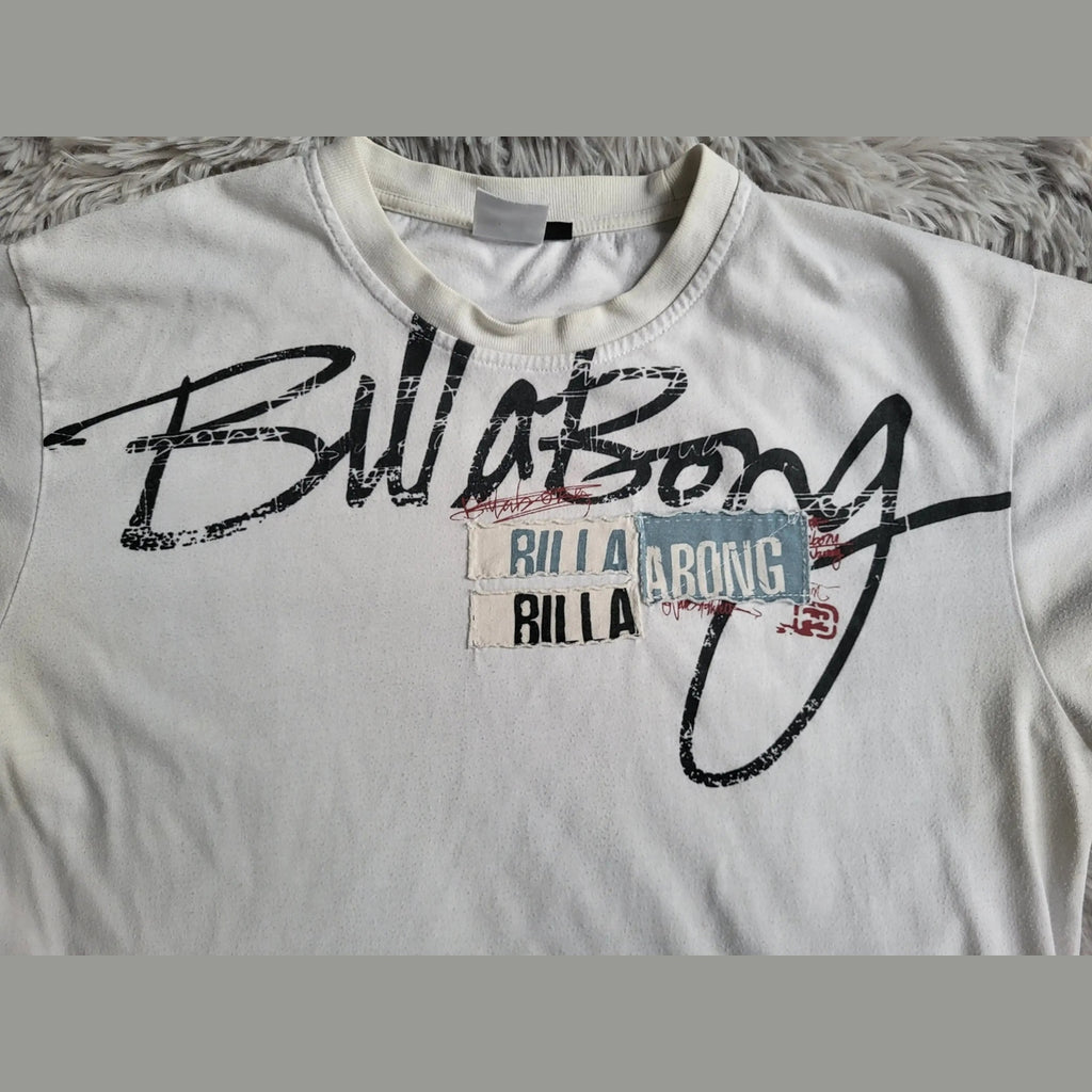 T-shirt blanc Billabong, logo visible, taille non indiquée. Fripes Sélect