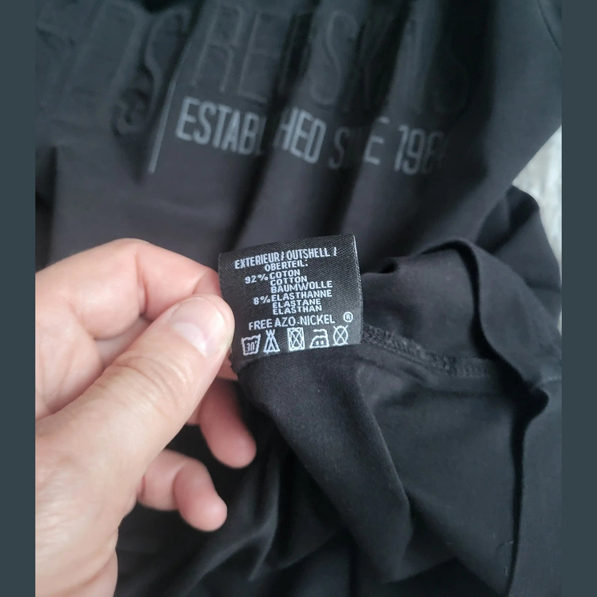 T-shirt Manches Longes noir , logo visible, taille M. Fripes Sélect