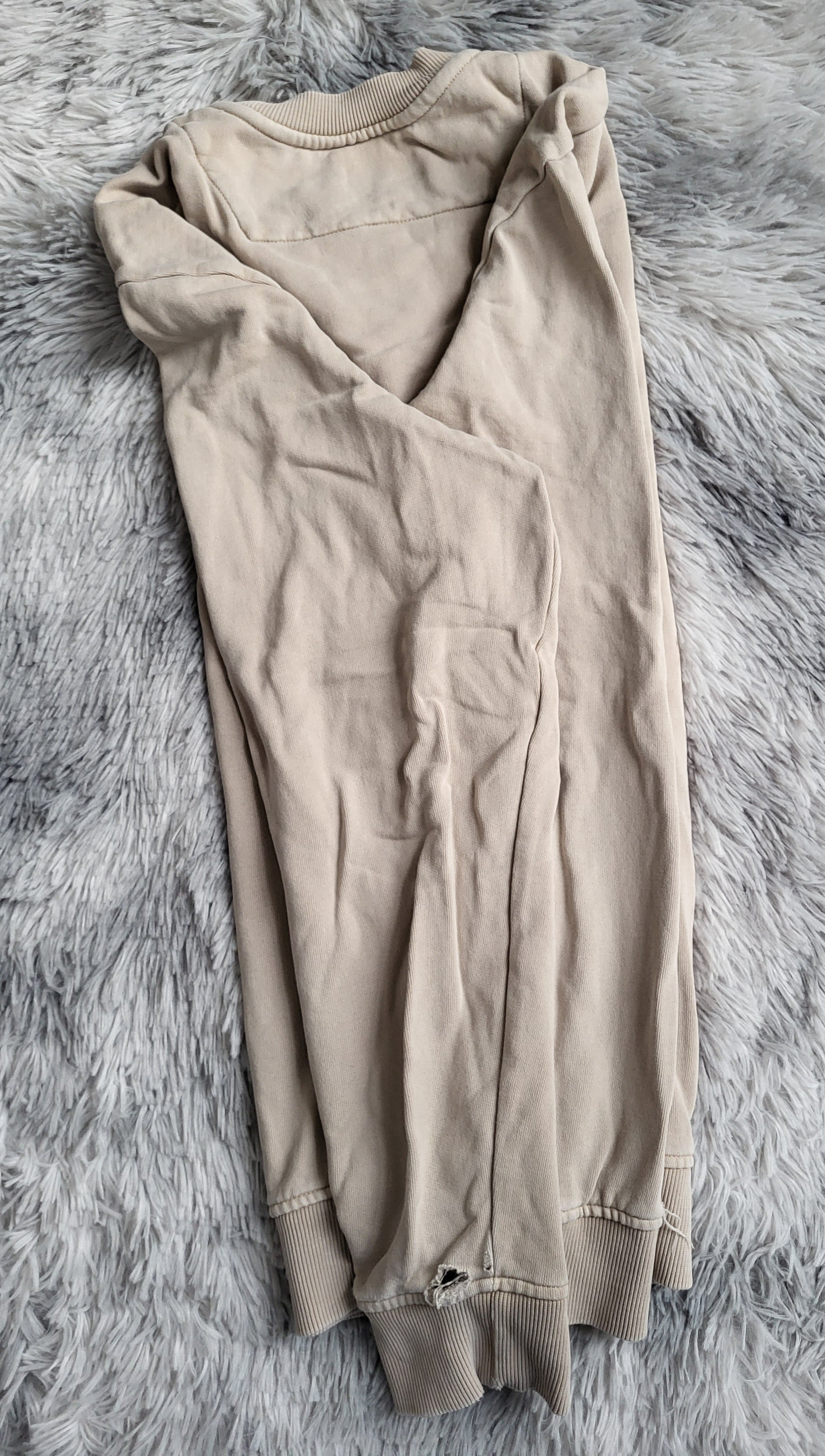 Sweat Guess Beige Sable – 100% Coton – Taille L – Style Distressed / Upcycling