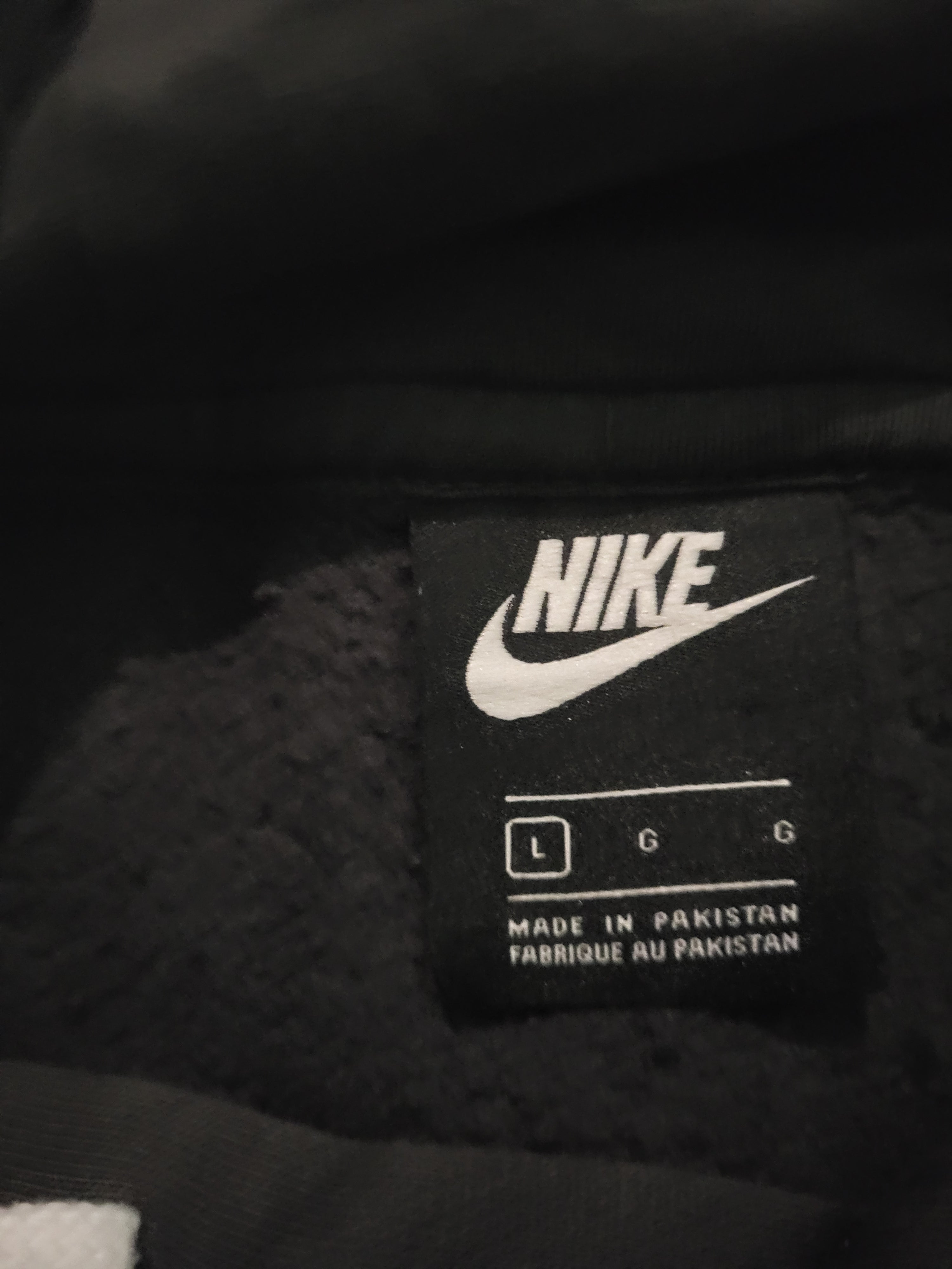 Sweat à Capuche Nike Noir – Style Workwear Distressed – Taille L – Idéal Upcycling / Grunge