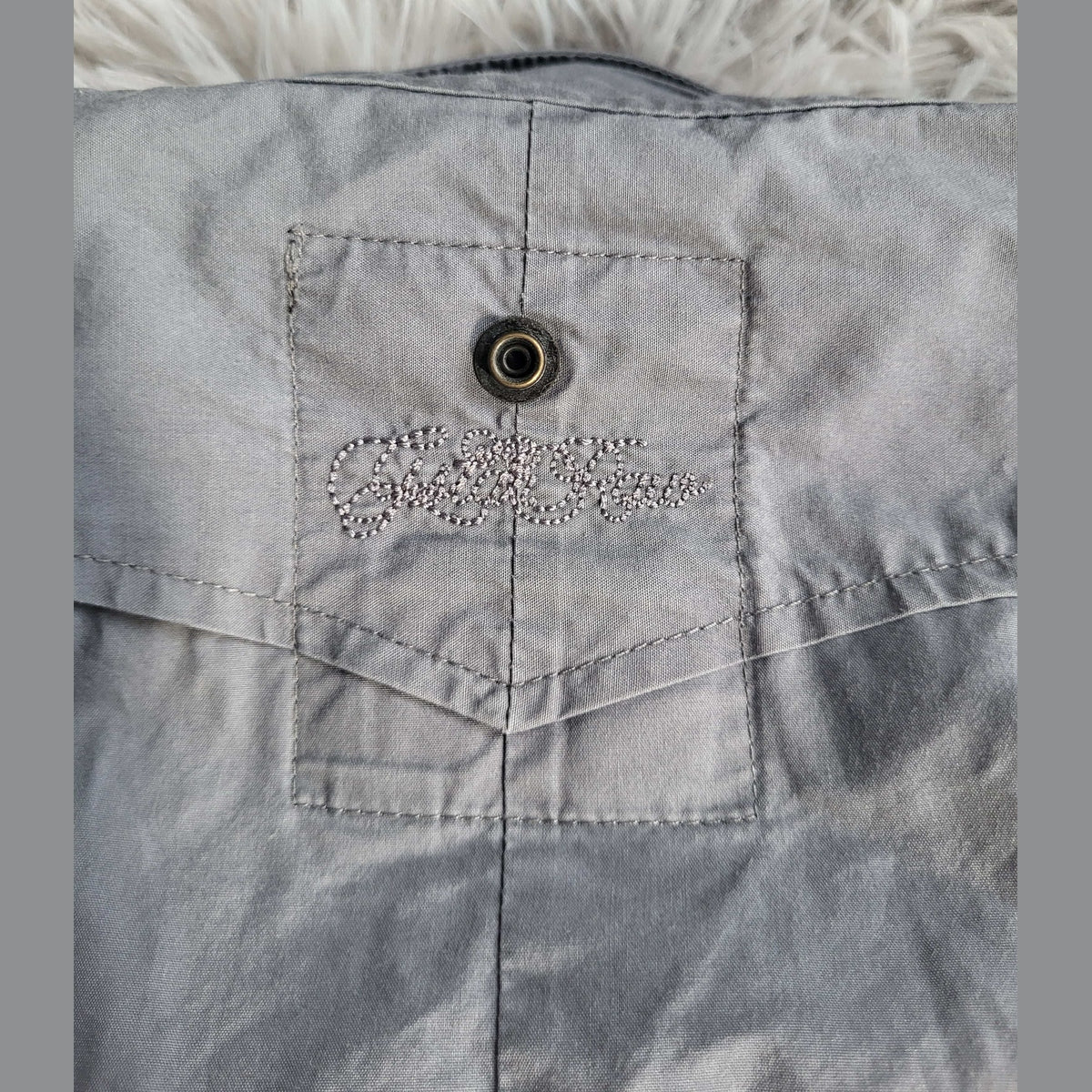 Chemise grise Guess Jeans, poche poitrine, taille non visible, Fripes Sélect