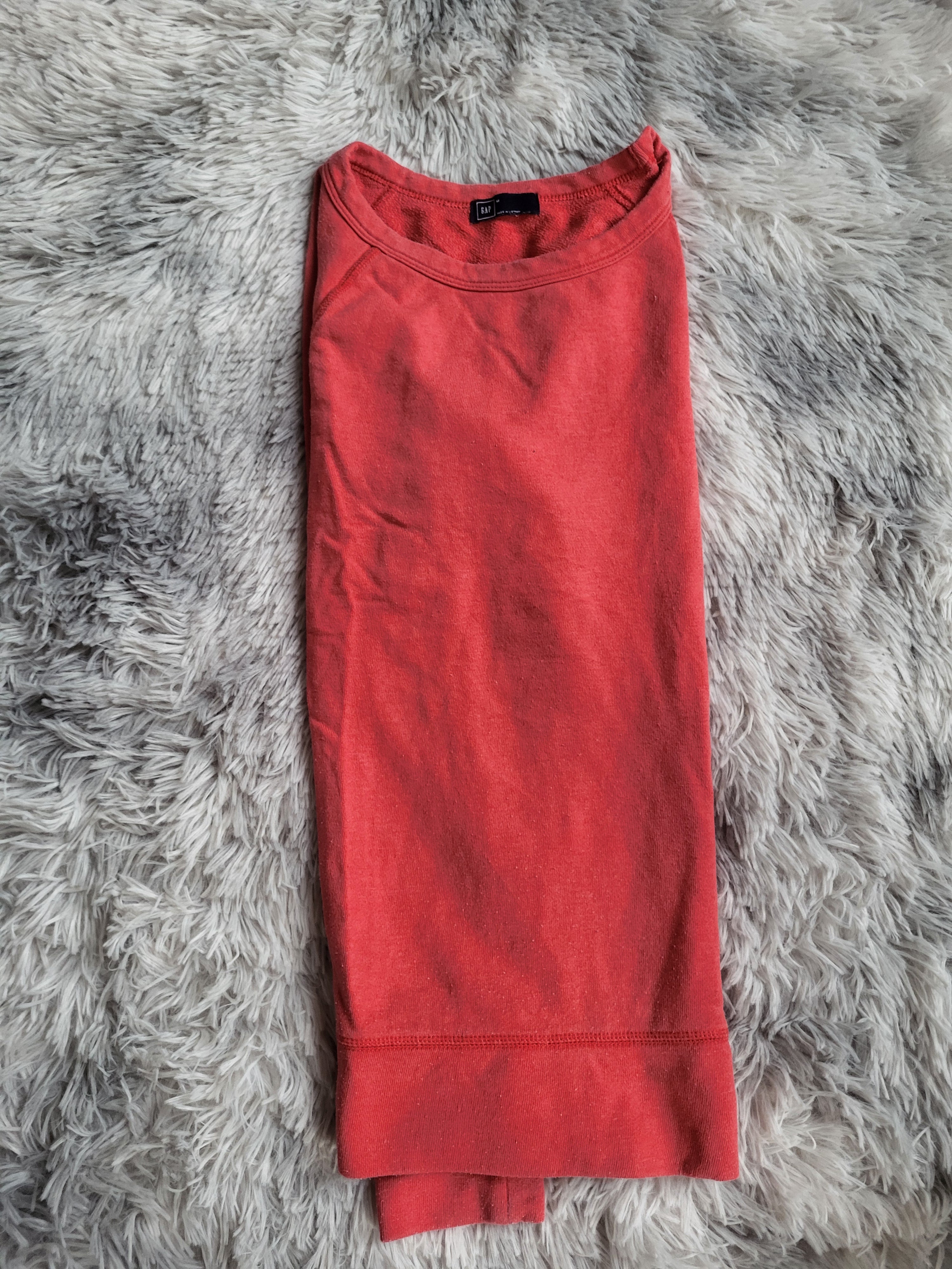 Sweatshirt Gap col rond – Rose Corail / Rouge délavé – Taille M – Manches Raglan