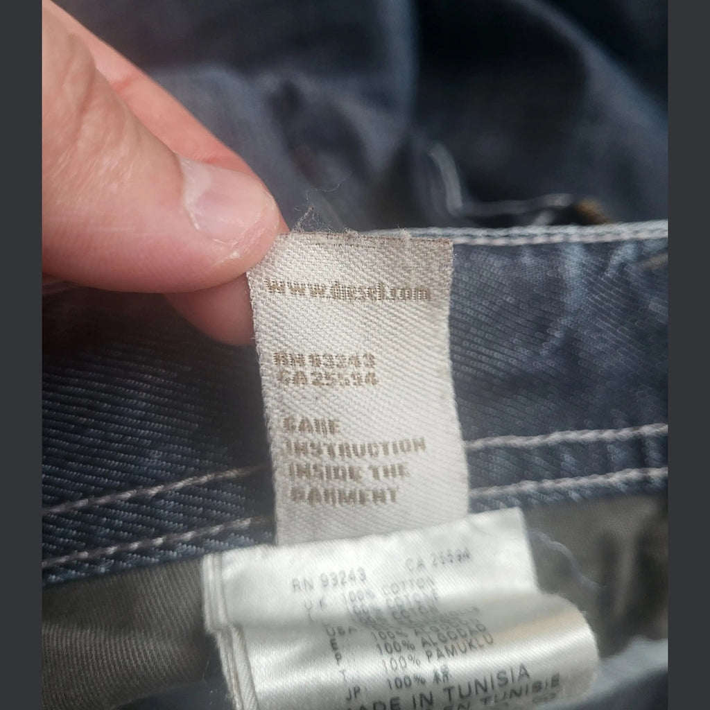 Jean Diesel bleu, taille non lisible, étiquette intérieure, Fripes Sélect