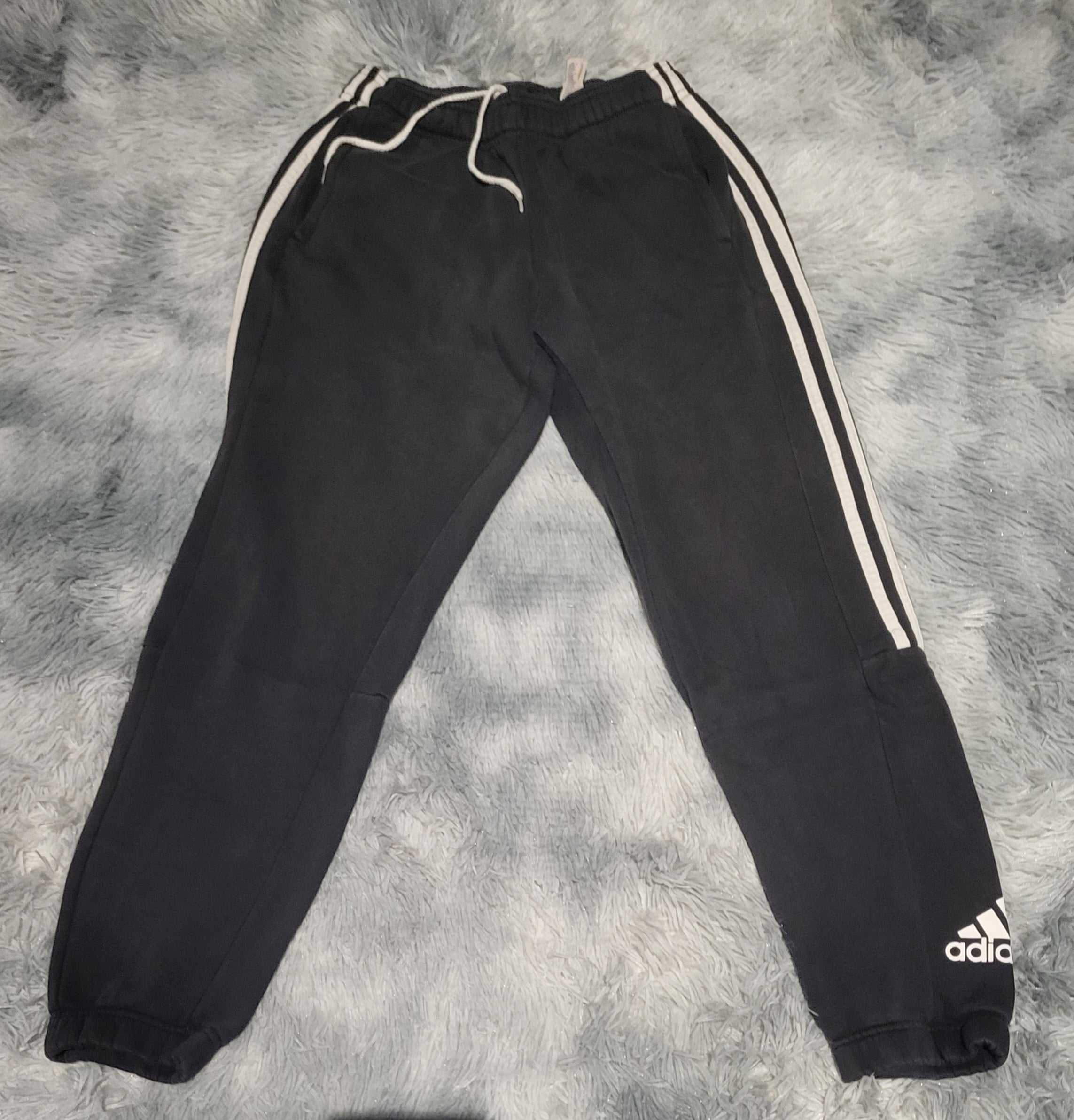 Pantalon de Training Adidas Essentials 3-Stripes – Noir & Blanc – Taille S – Unisexe