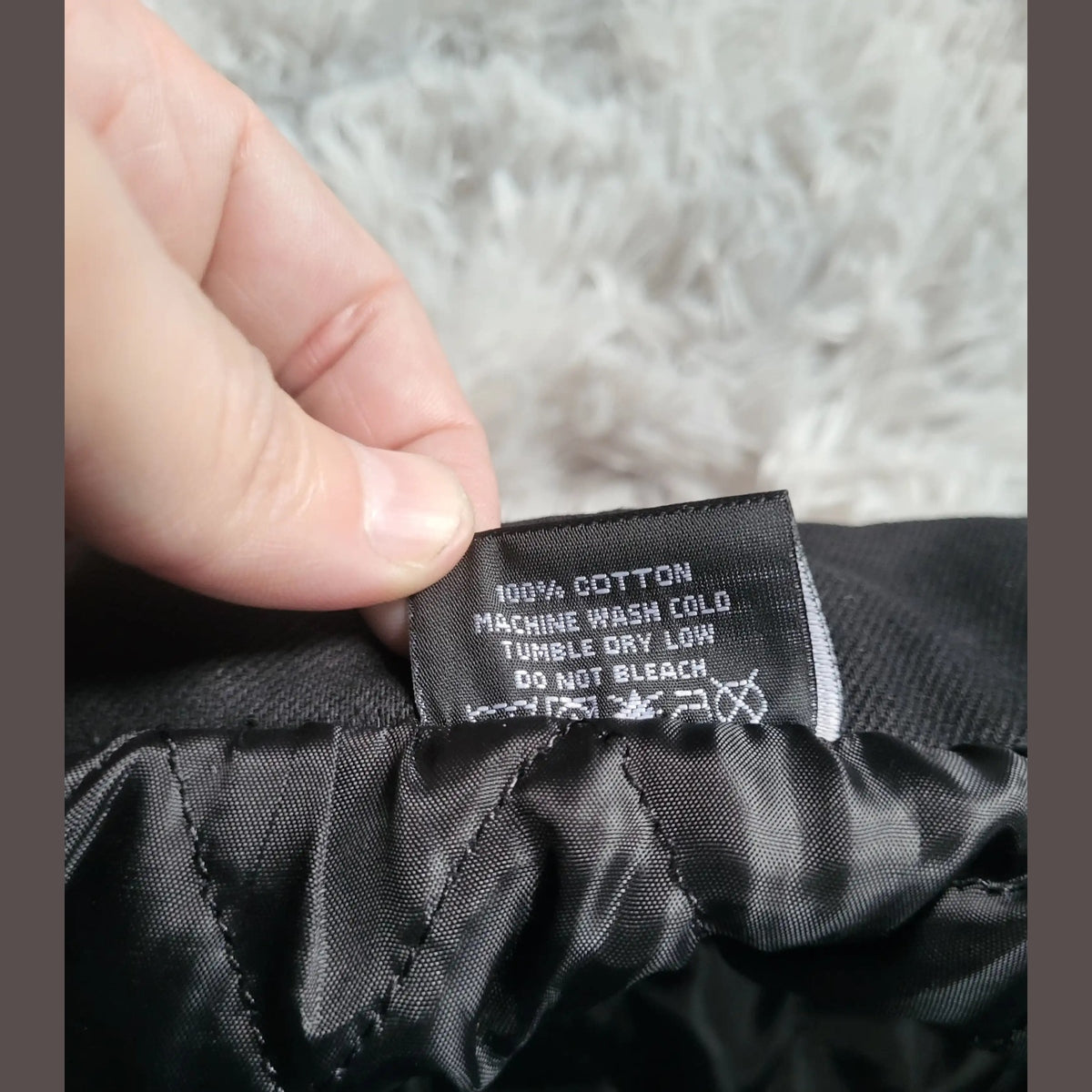 Veste noire, marque non visible, taille non indiquée, Fripes Sélect