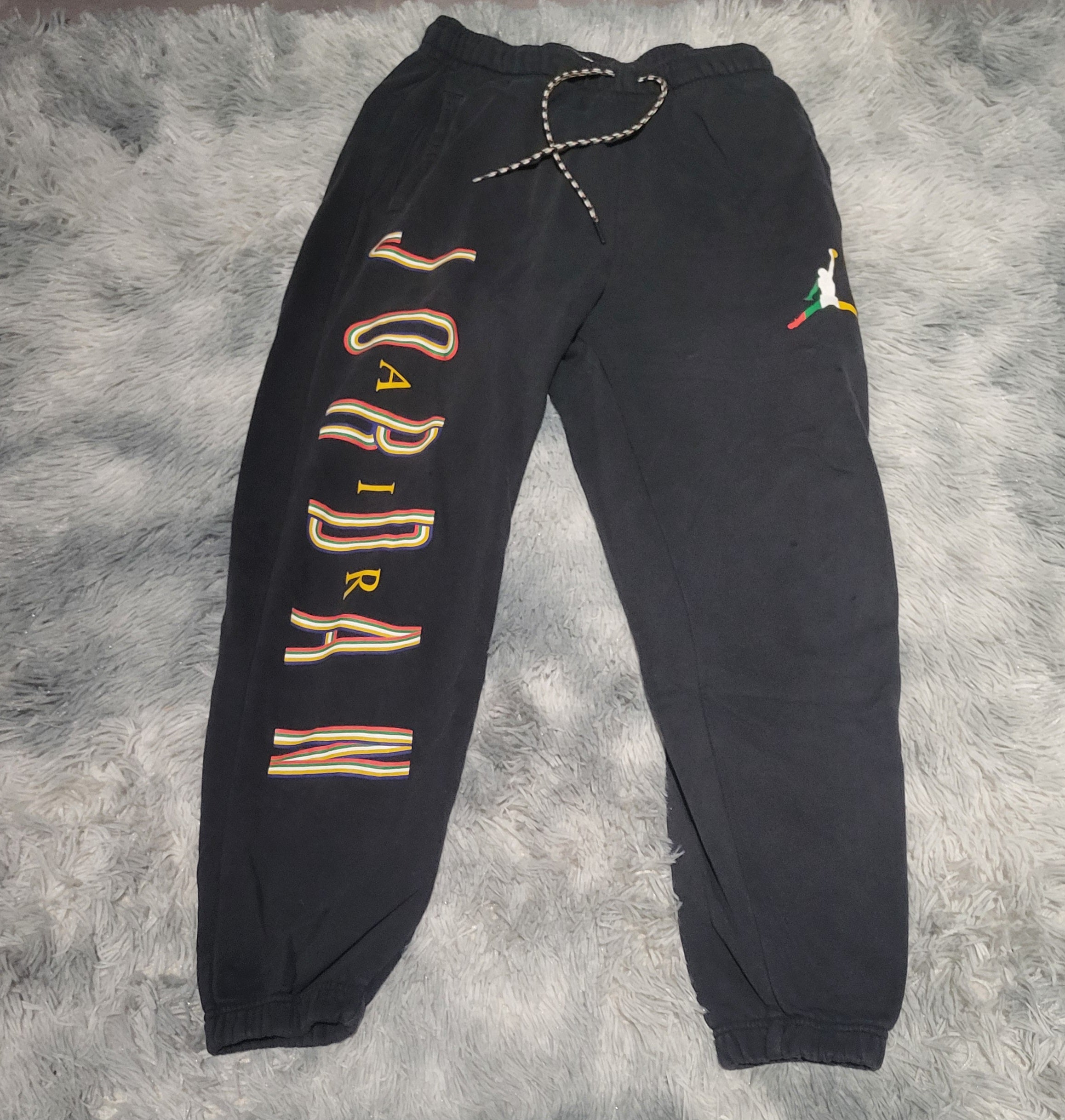 Pantalon de Training Nike Jordan Noir – Logo Floqué – Taille S – Style Distressed Streetwear